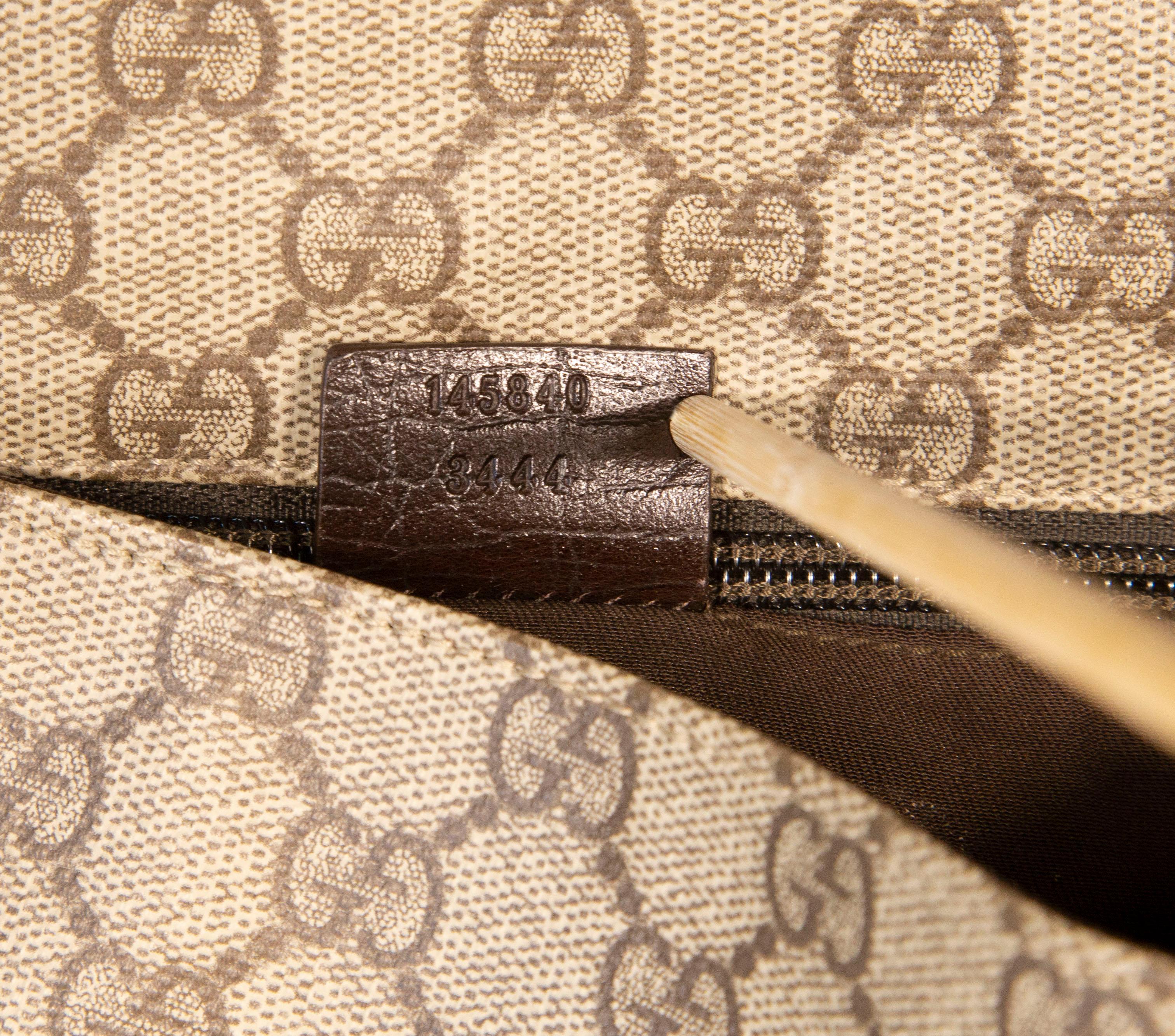 1980s Gucci GG Web Guccisima & Race Strap Messenger Crossbody  Bag For Sale 6
