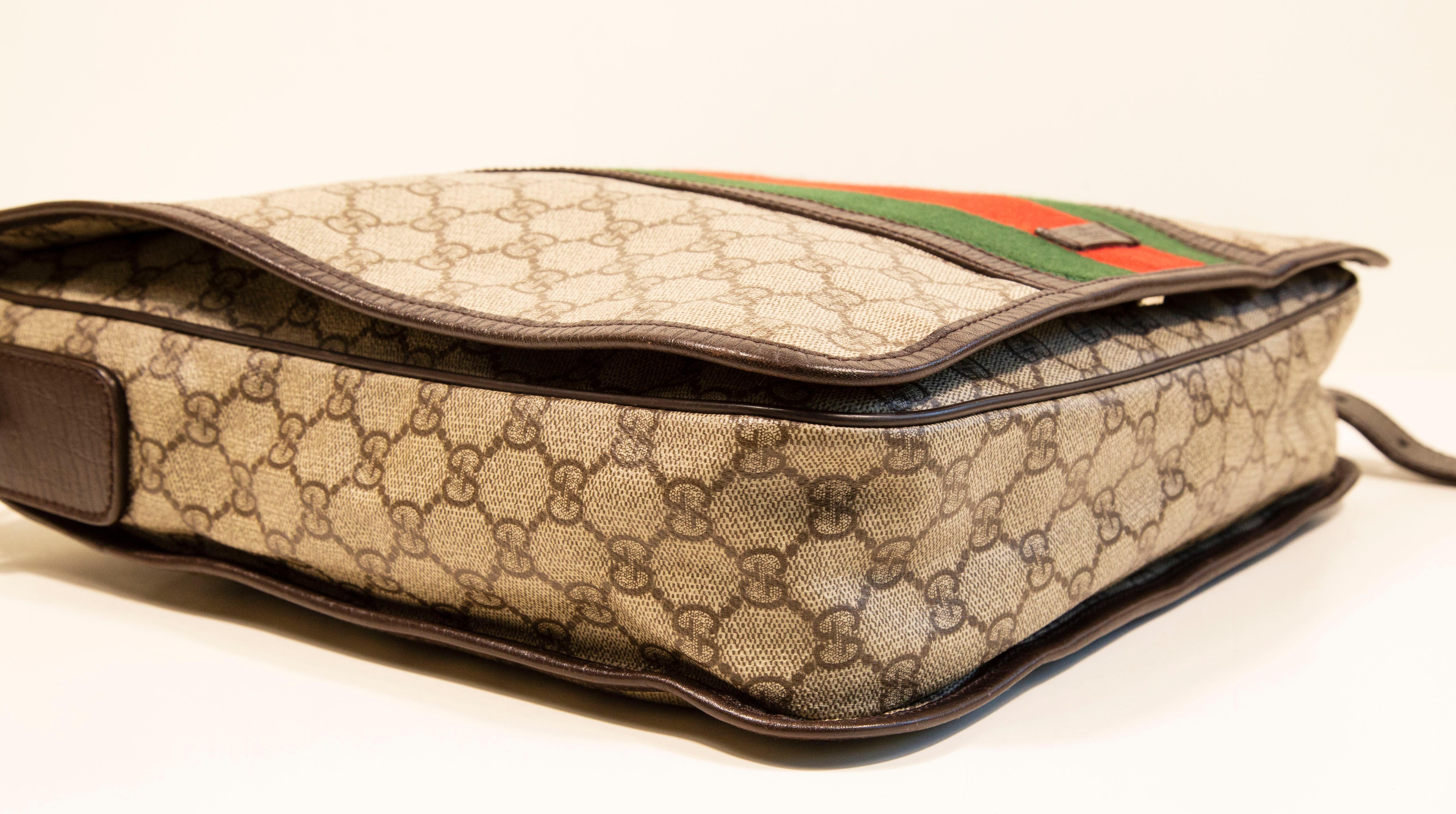 Beige 1980s Gucci GG Web Guccisima & Race Strap Messenger Crossbody  Bag For Sale
