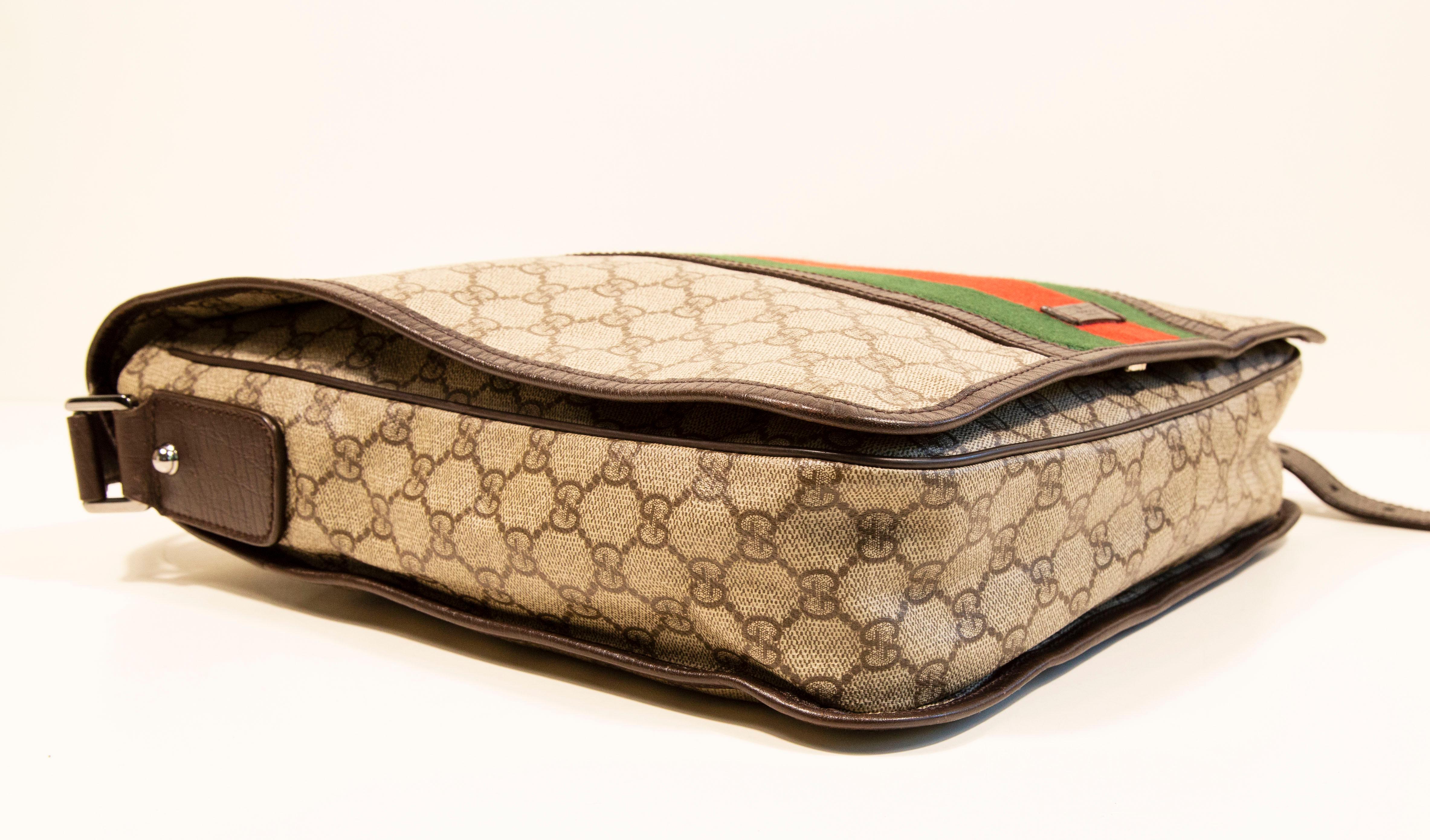 1980s Gucci GG Web Guccisima & Race Strap Messenger Crossbody  Bag In Good Condition For Sale In Arnhem, NL