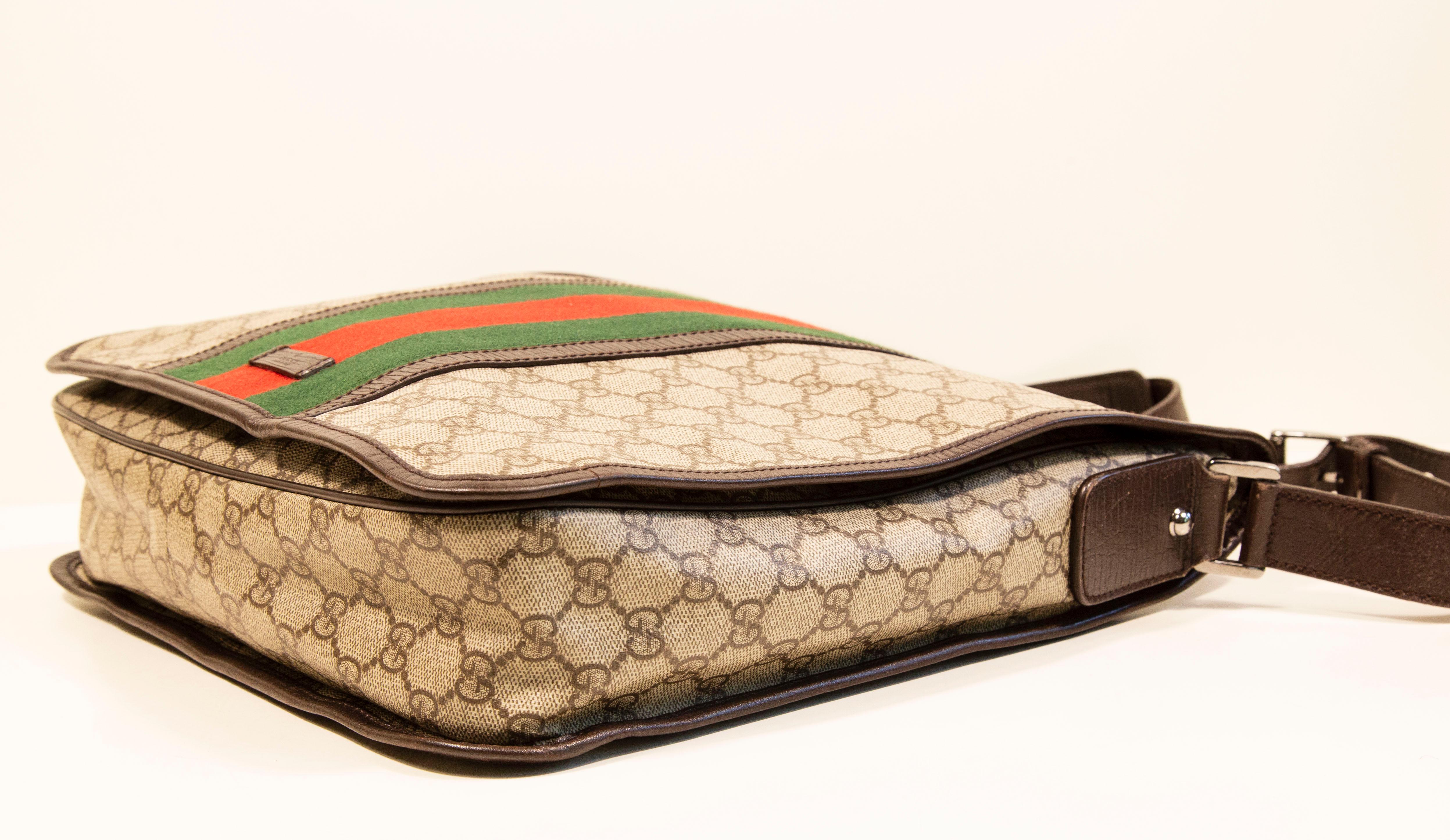 Women's or Men's 1980s Gucci GG Web Guccisima & Race Strap Messenger Crossbody  Bag For Sale