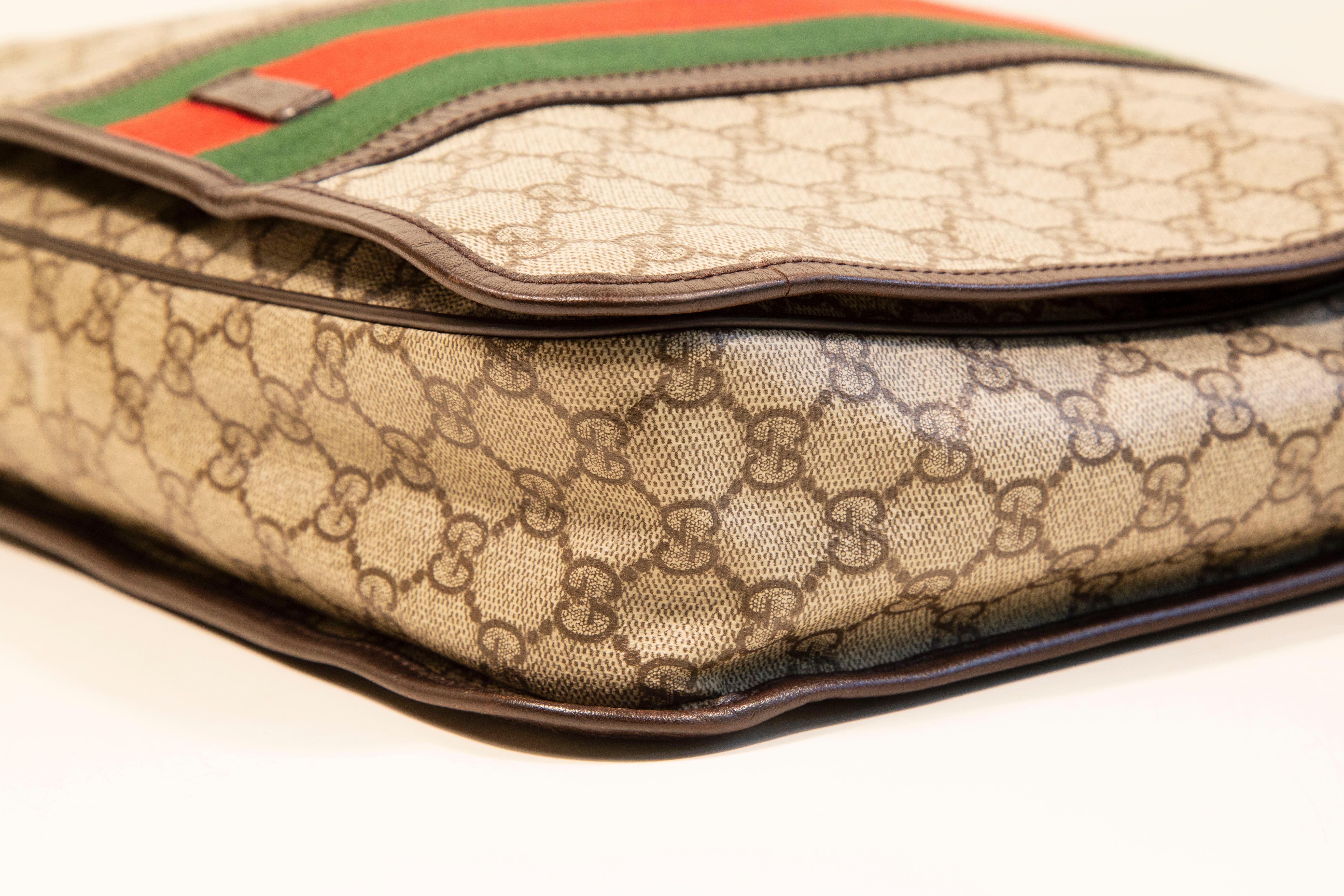 1980s Gucci GG Web Guccisima & Race Strap Messenger Crossbody  Bag For Sale 1