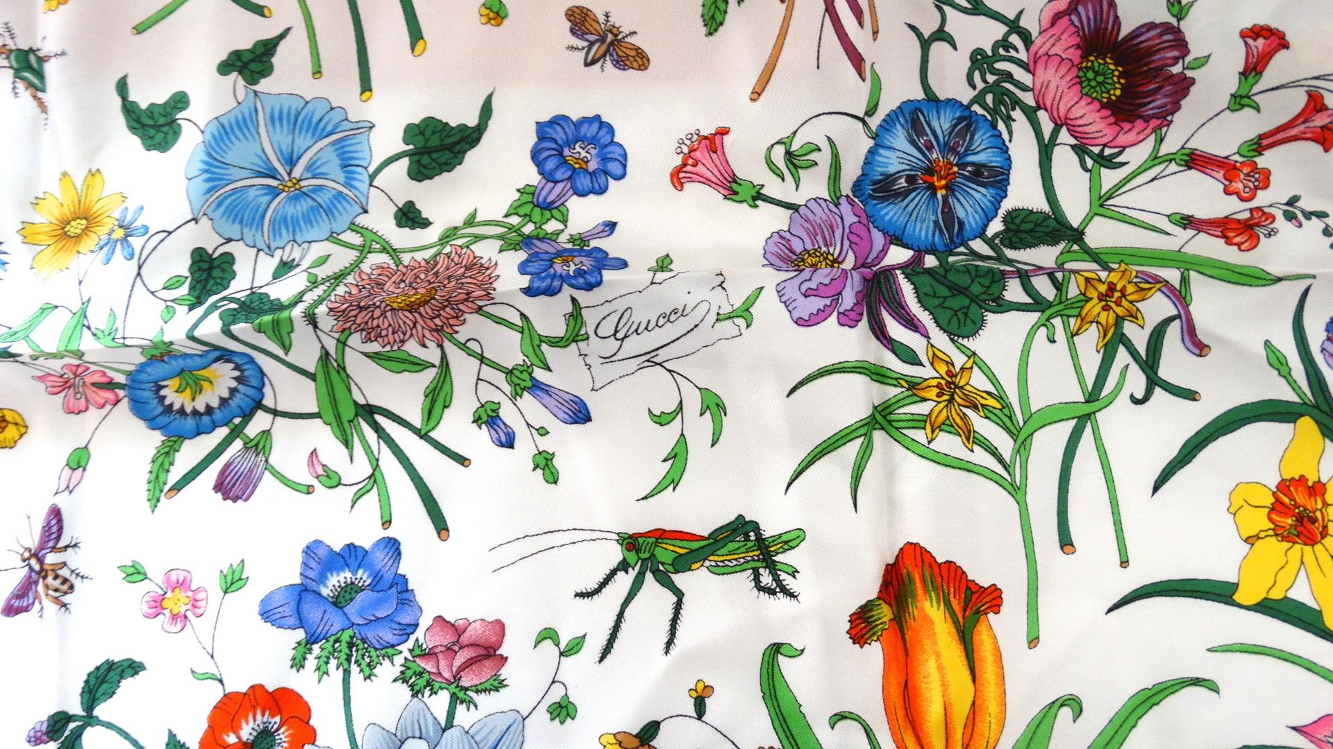 Gray 1980s Gucci Iconic Flora Motif Scarf