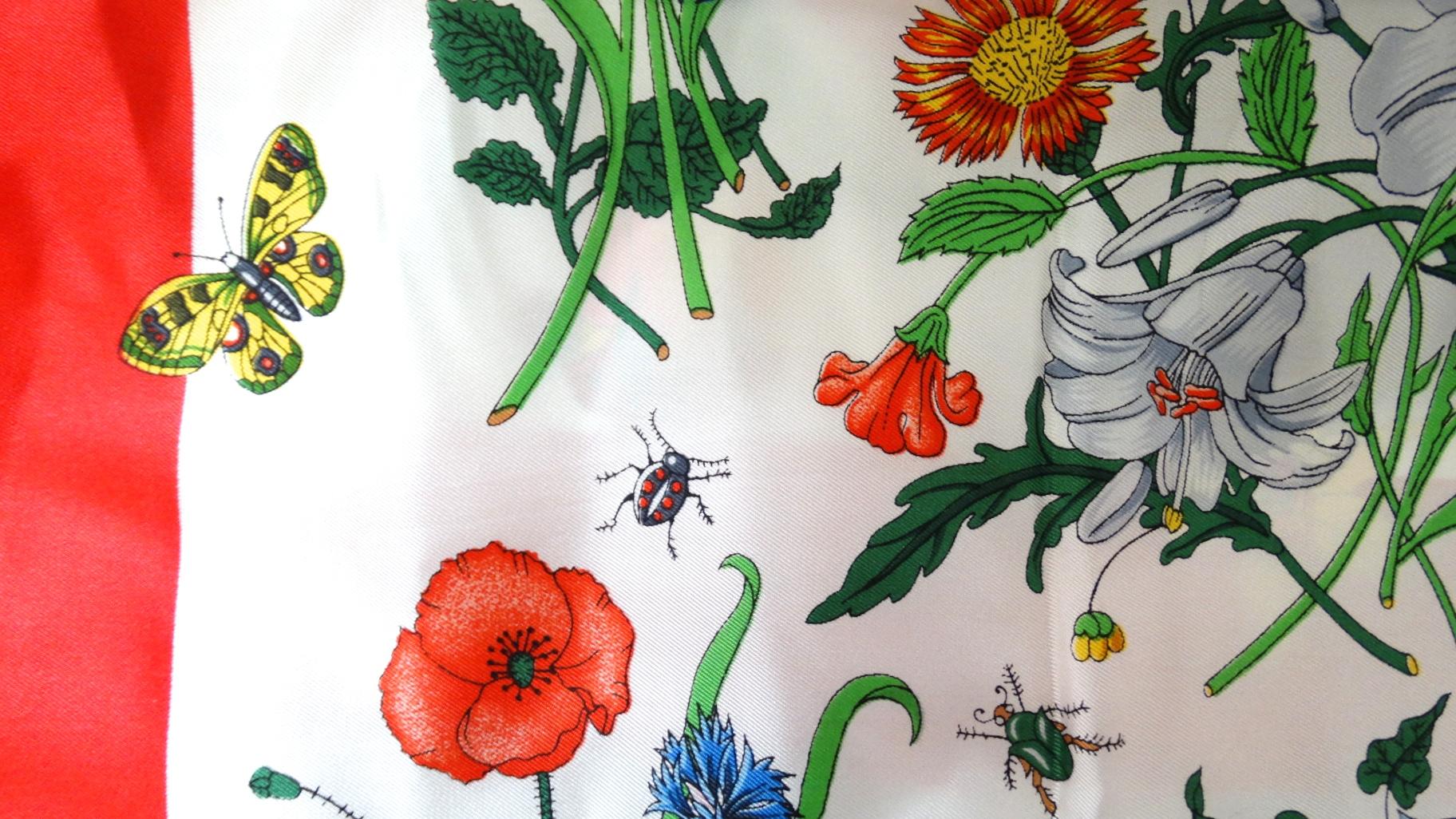 Women's or Men's 1980s Gucci Iconic Flora Motif Scarf