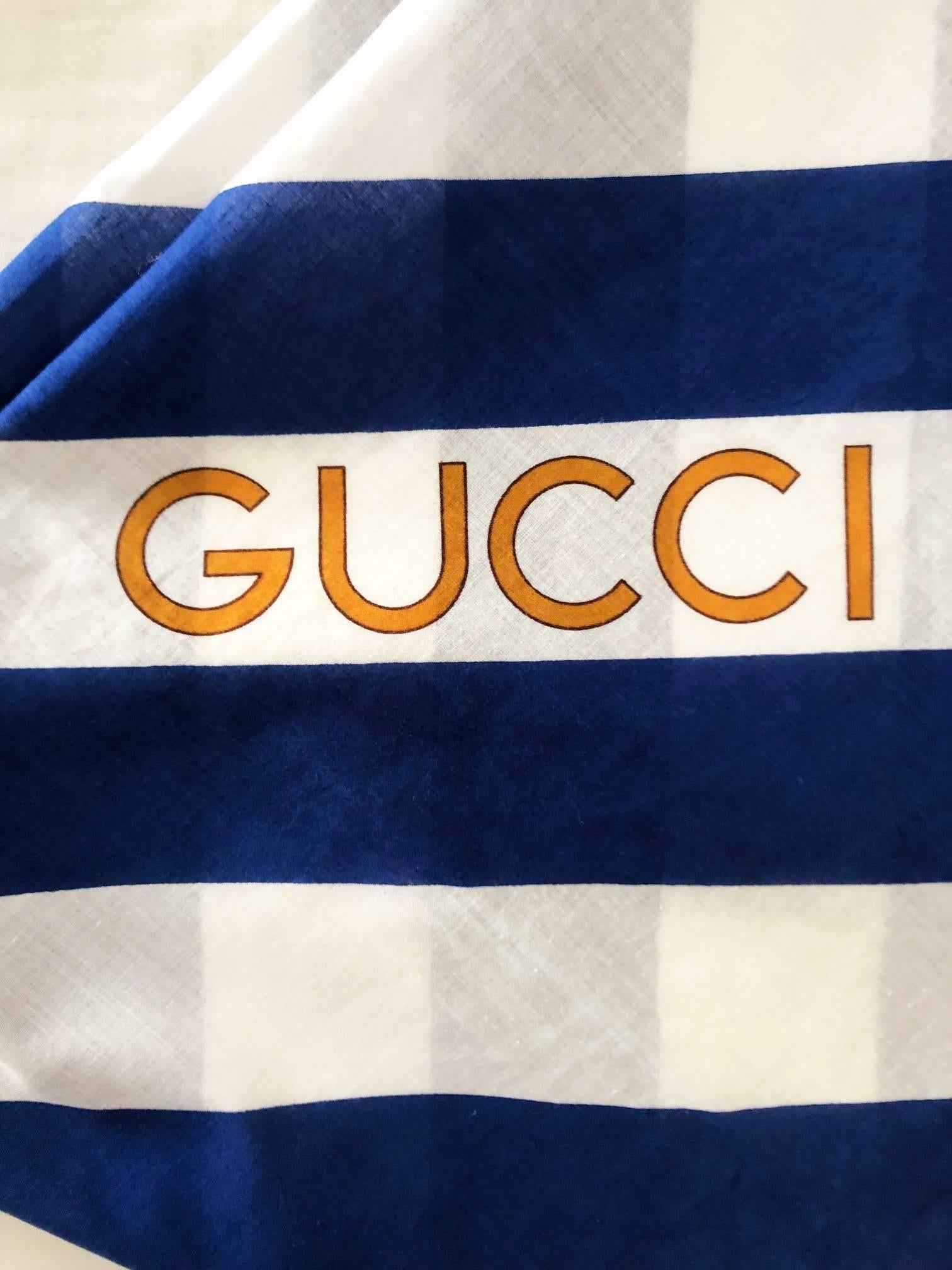 1980s Gucci Grande Gucci Azul Rayas Nudos Naval Wrap Pareo Sarong en Excelente Estado en London, GB