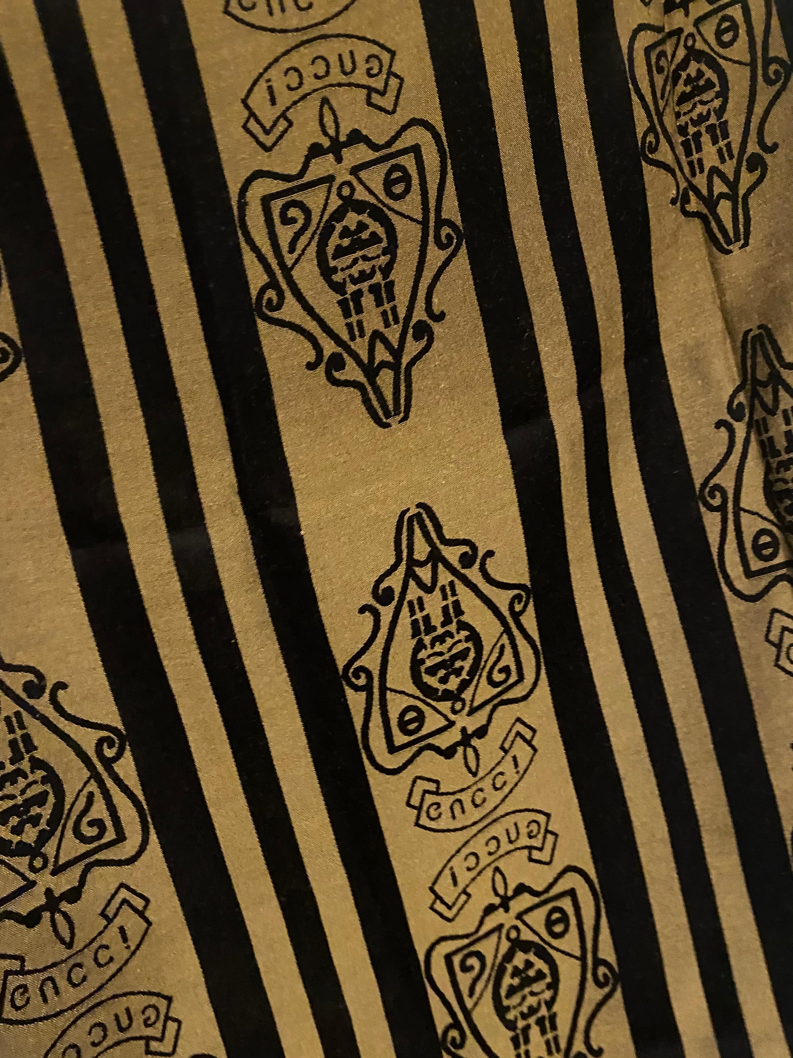 Brown 1980s Gucci La Black Gold Crest Stripe Logo Oversized Wool Scarf For Sale