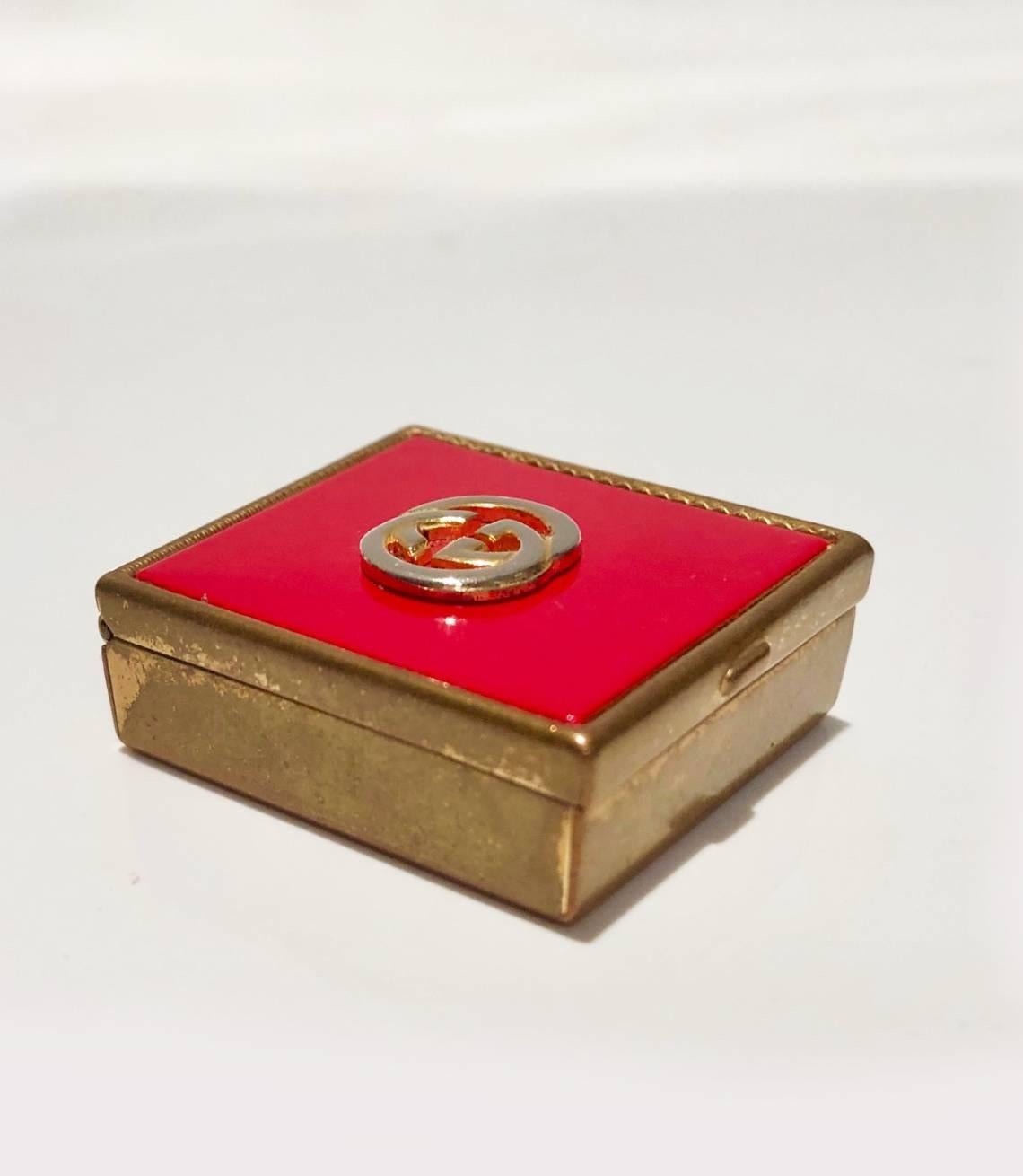 1980s GUCCI Logo Square Lidded Red and Gold Tone Metal Pocket Ashtray Pill box  2