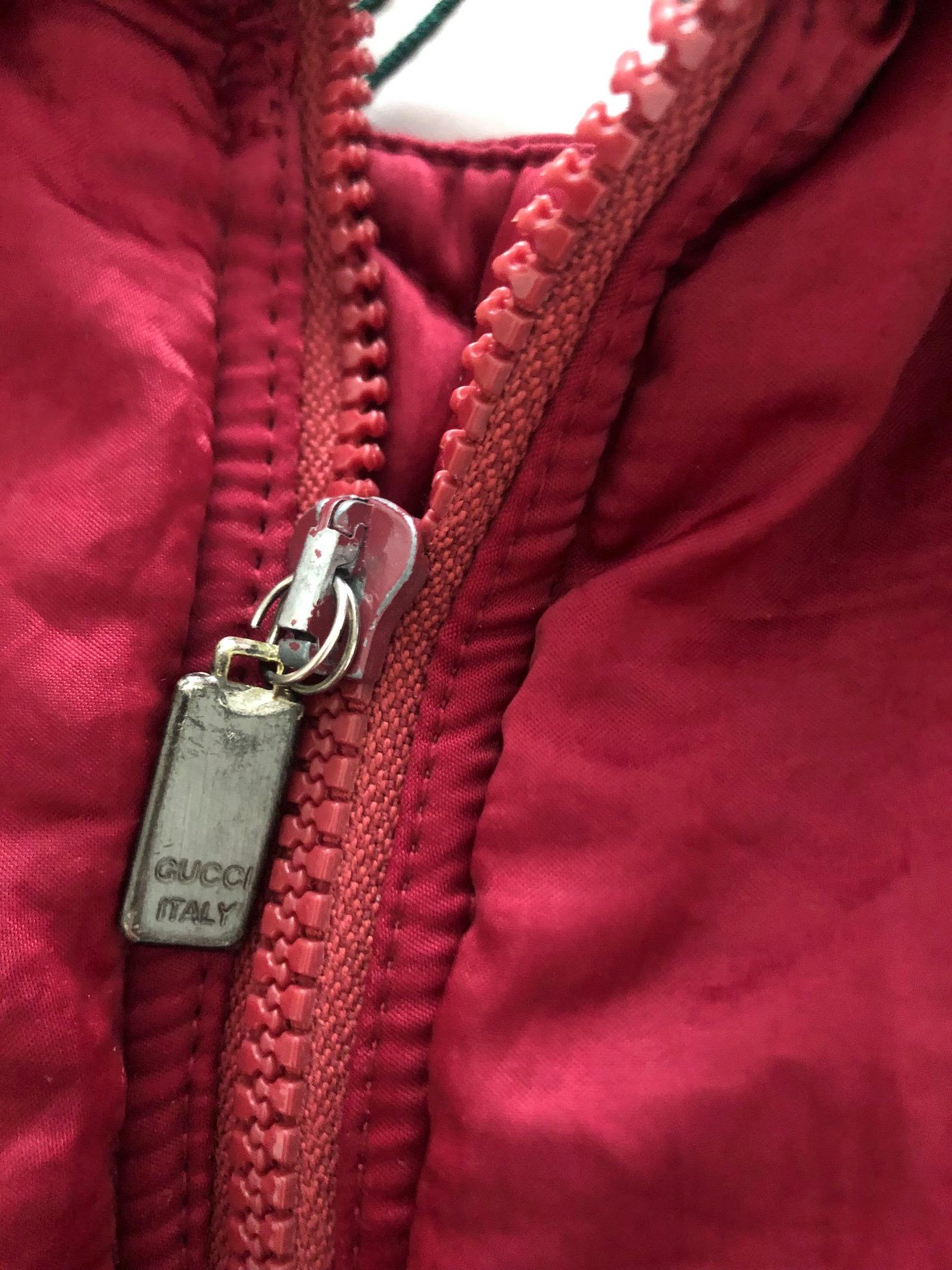 Women's or Men's 1980s Gucci Pink Logo Puffer Gilet Vest Jacket 