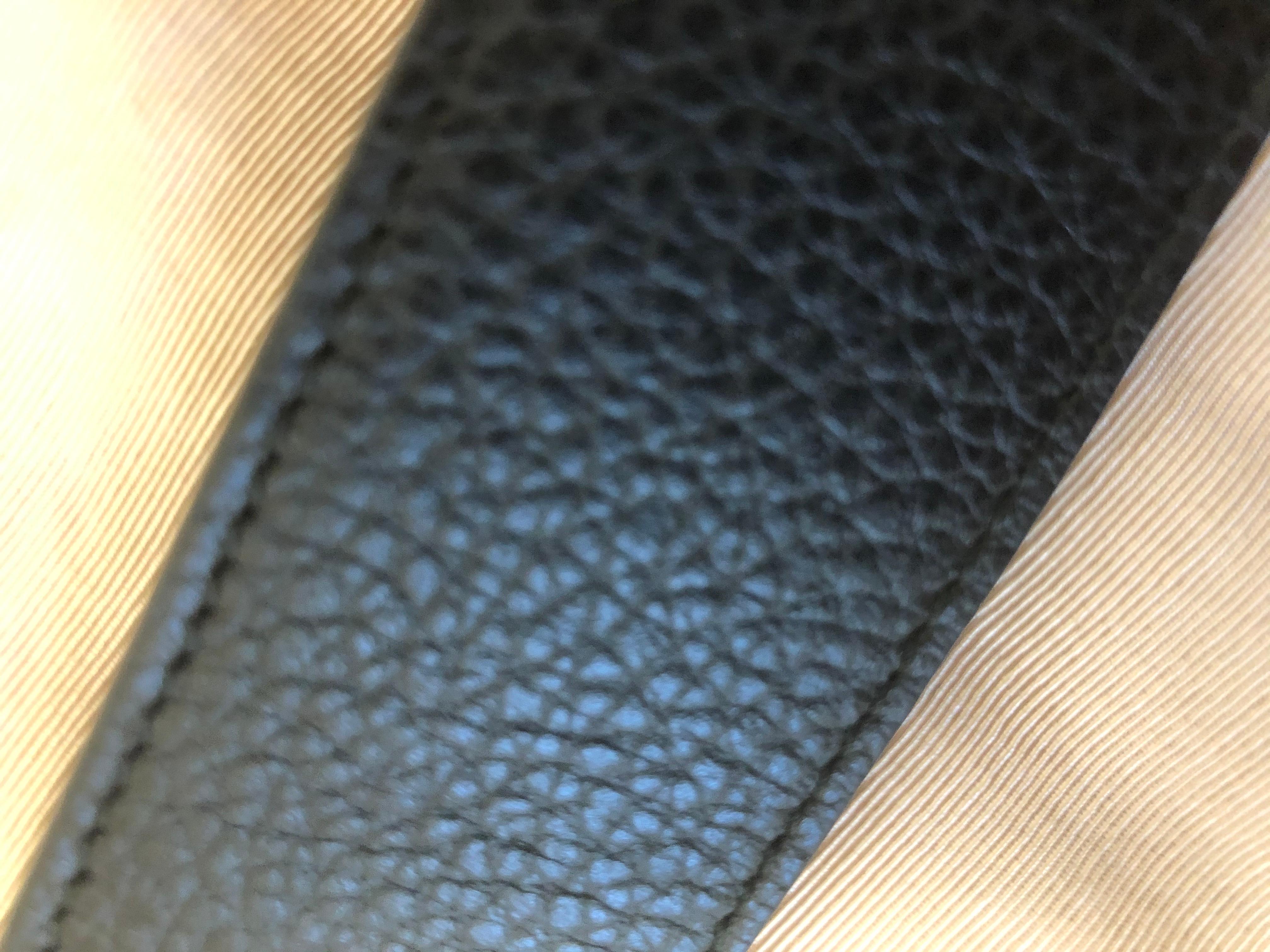 Women's or Men's 1980s Gucci Reversible Black/Navy Leather Belt 449715 85cm/34