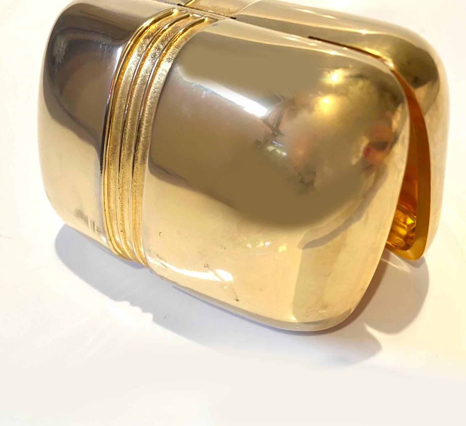 1980s Gucci Sherry Line Gold Tone Metal Soap Jewellery Pill Box 3