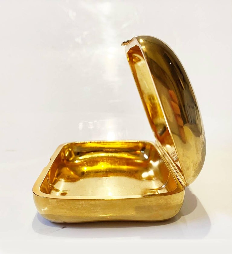 1980s Gucci Sherry Line Gold Tone Metal Soap Jewellery Pill Box For Sale 9