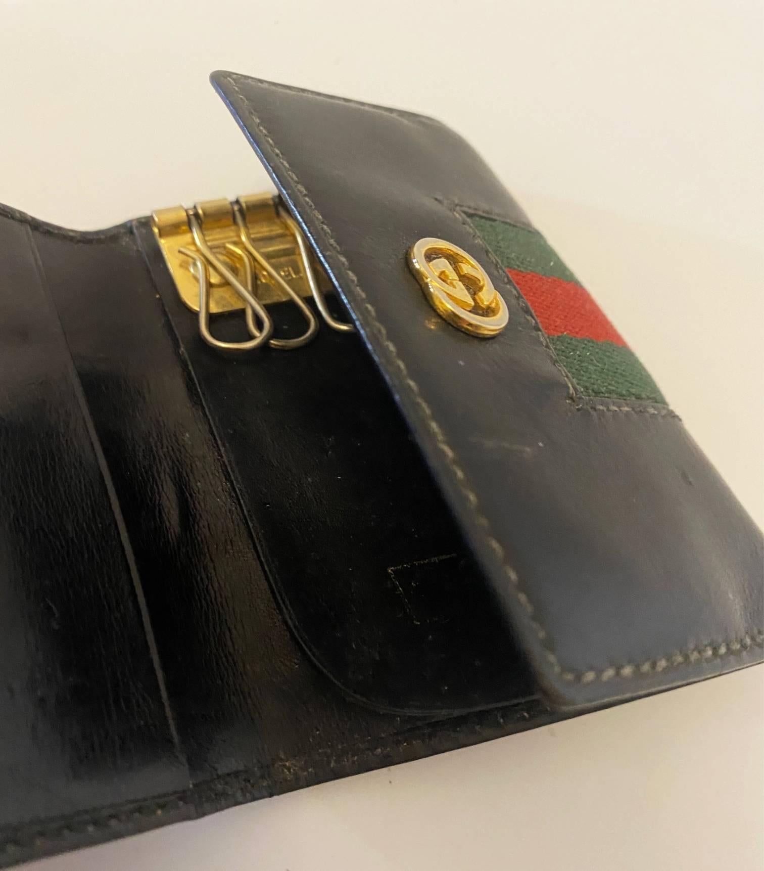 1980er Gucci Web Schwarz Leder Haken Schlüsselhalter im Angebot 2