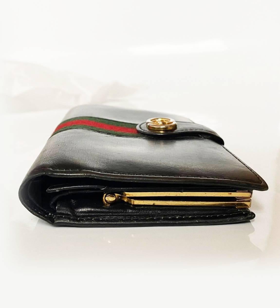 1980s Gucci Web Black Leather Wallet  In Good Condition For Sale In London, GB