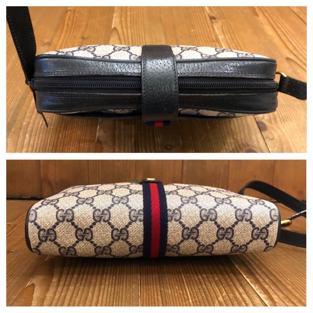 1980s Vintage GUCCI Web Navy Monogram Canvas Small Crossbody Bag In Fair Condition In Bangkok, TH