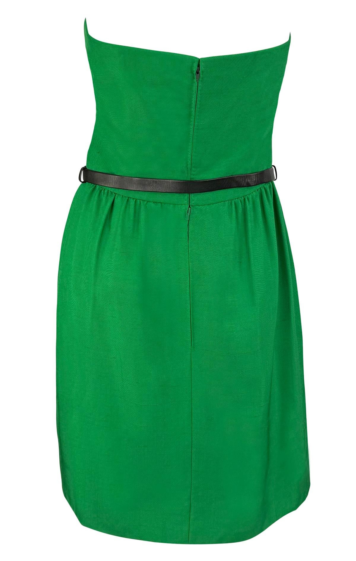 S/S 1989 Guy Laroche Haute Couture Vestido acampanado sin tirantes de seda verde con cinturón en venta 1