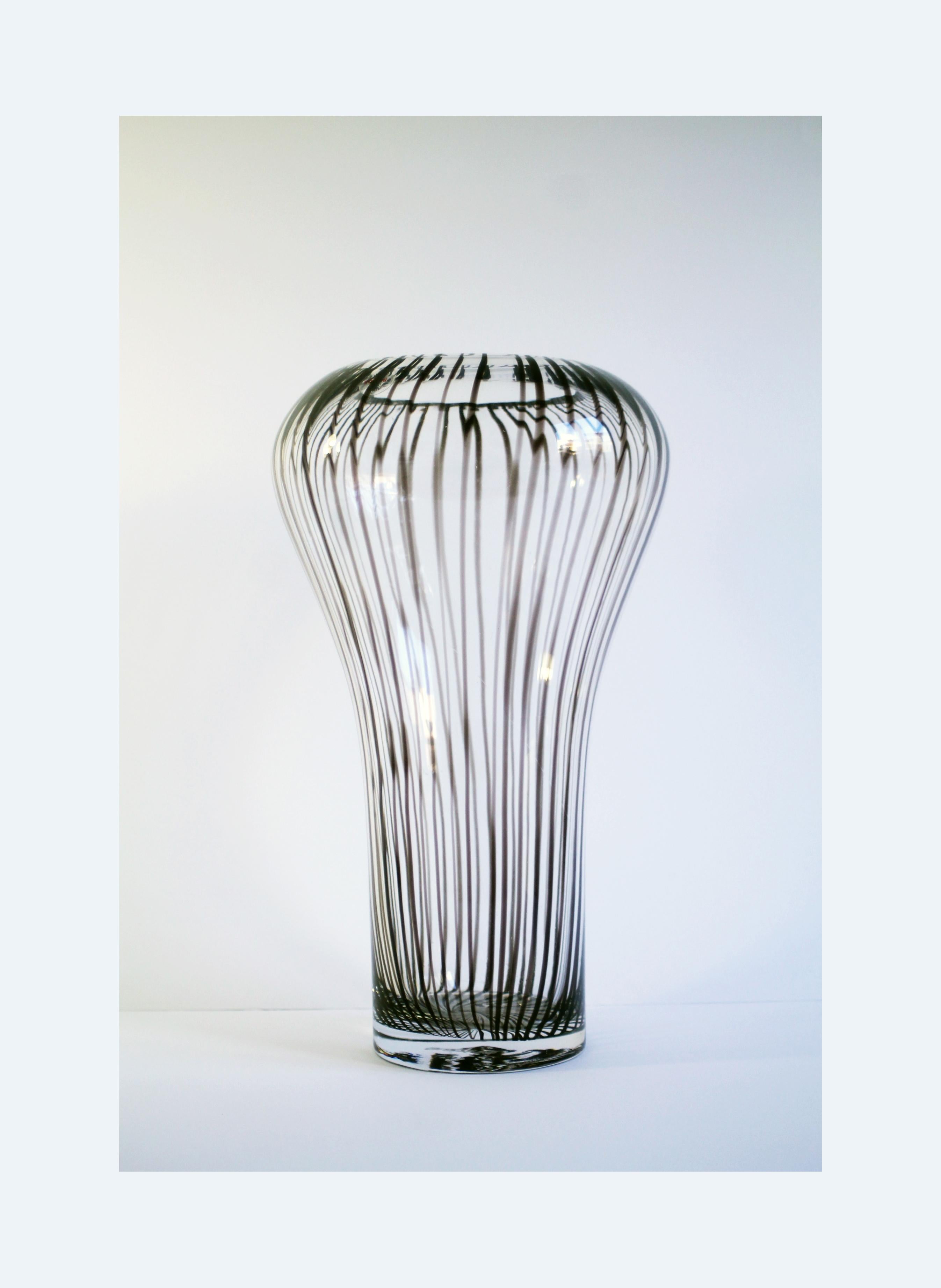 1980s Guzzini Murano glass vase (38hx22d cm) Mid century modern, like new! For Sale 1