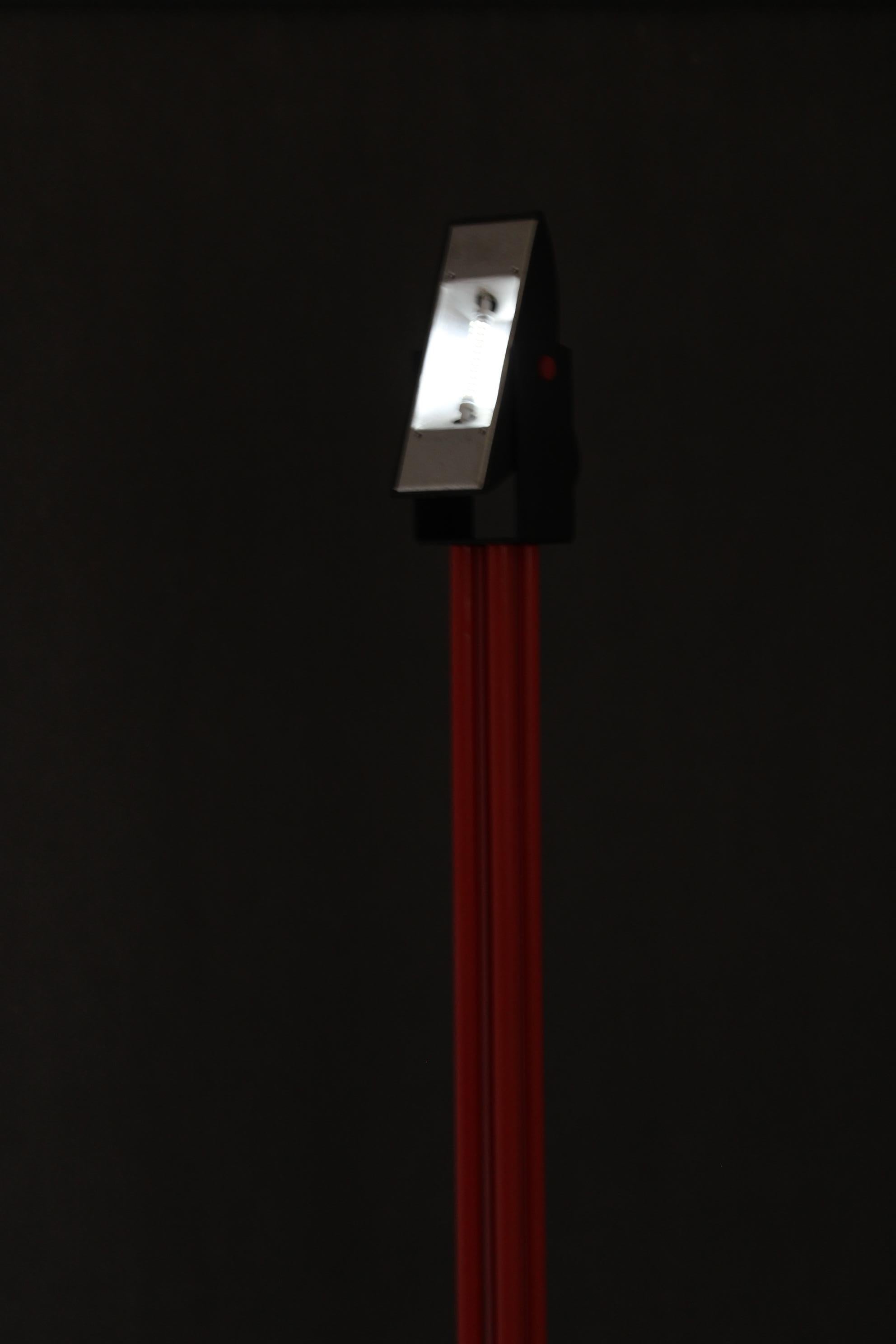 Lampada da terra alogena rossa anni '80, Italia in vendita 3