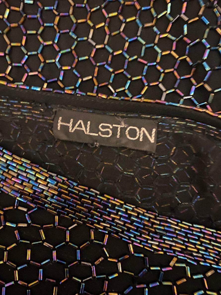 1980er Halston Black Label schillernde, perlenbesetzte Tunika mit Gürtel Damen im Angebot