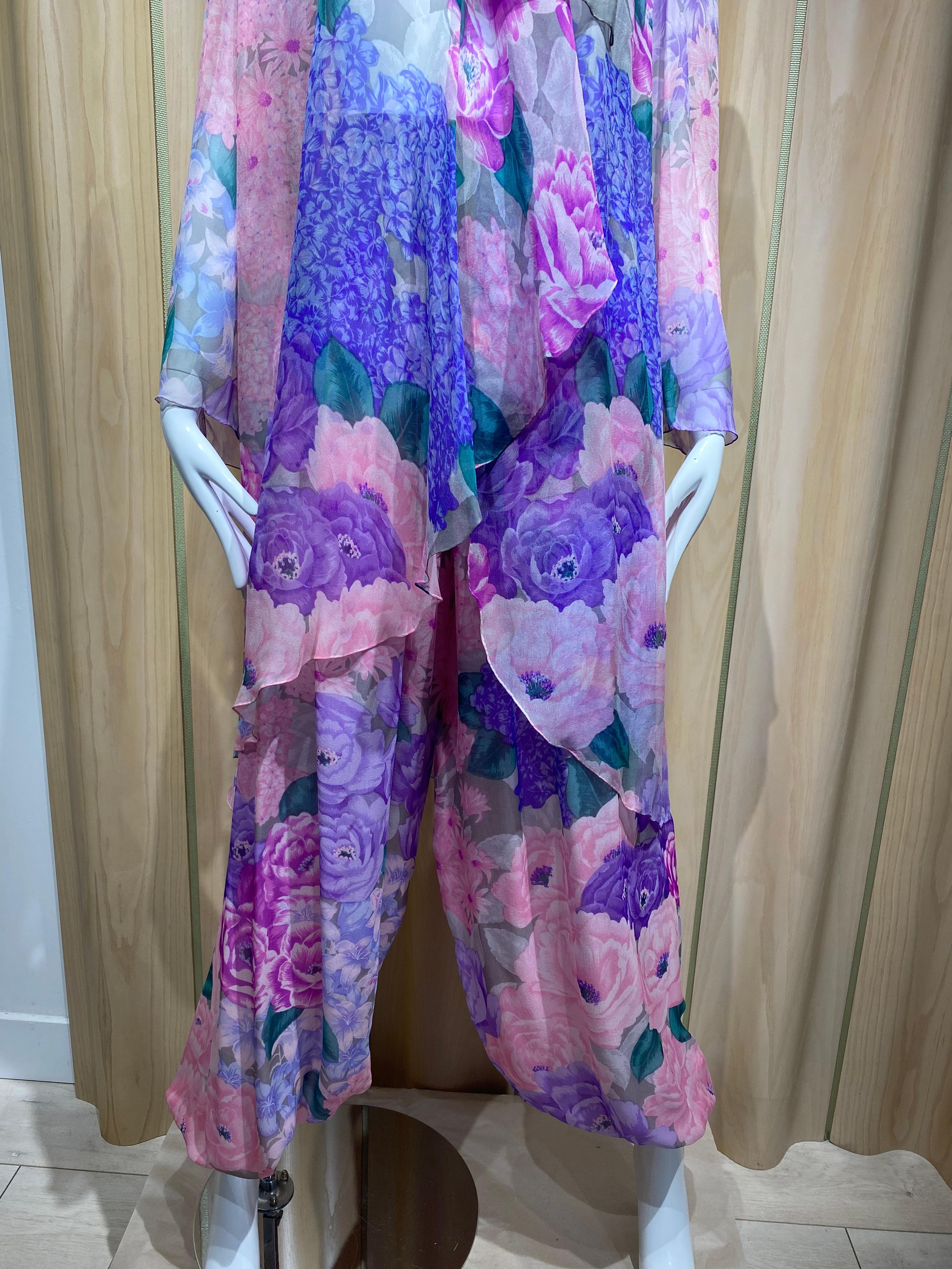 1980s Hanae Mori Pink, Grey floral Print Silk Chiffon Pant set In Excellent Condition In Beverly Hills, CA