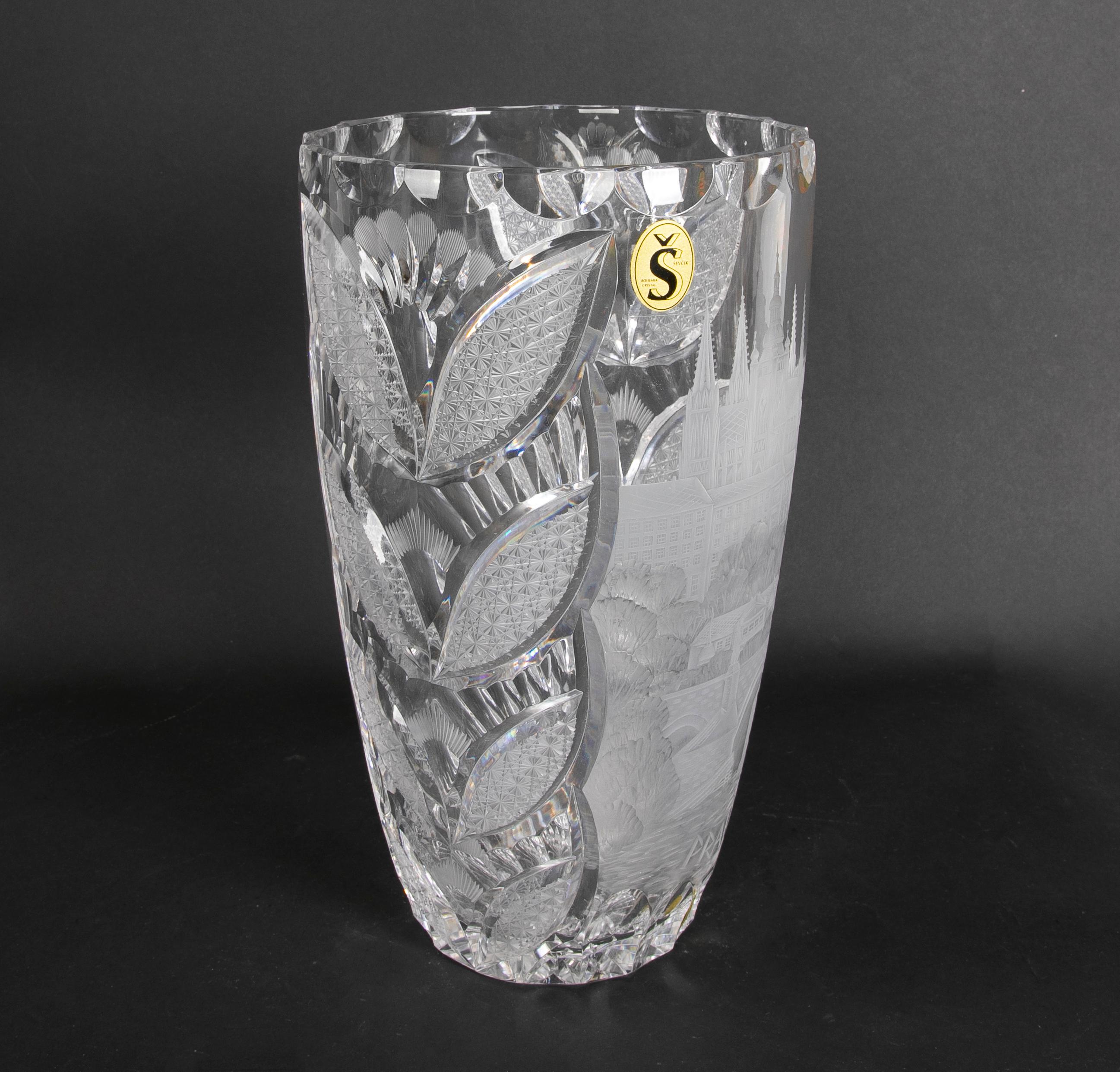 1980s Hand-Carved Bohemian Glass Vase by Ladislav Sevzik  For Sale 2