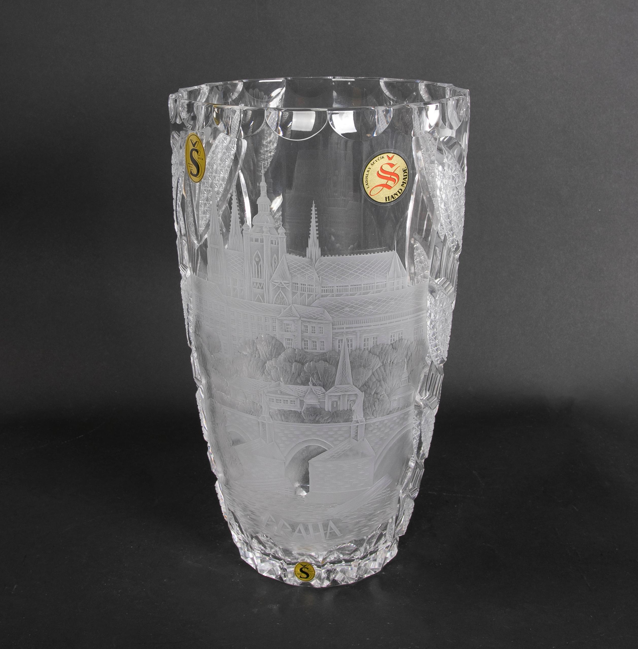 1980s Hand-Carved Bohemian Glass Vase by Ladislav Sevzik  For Sale 4