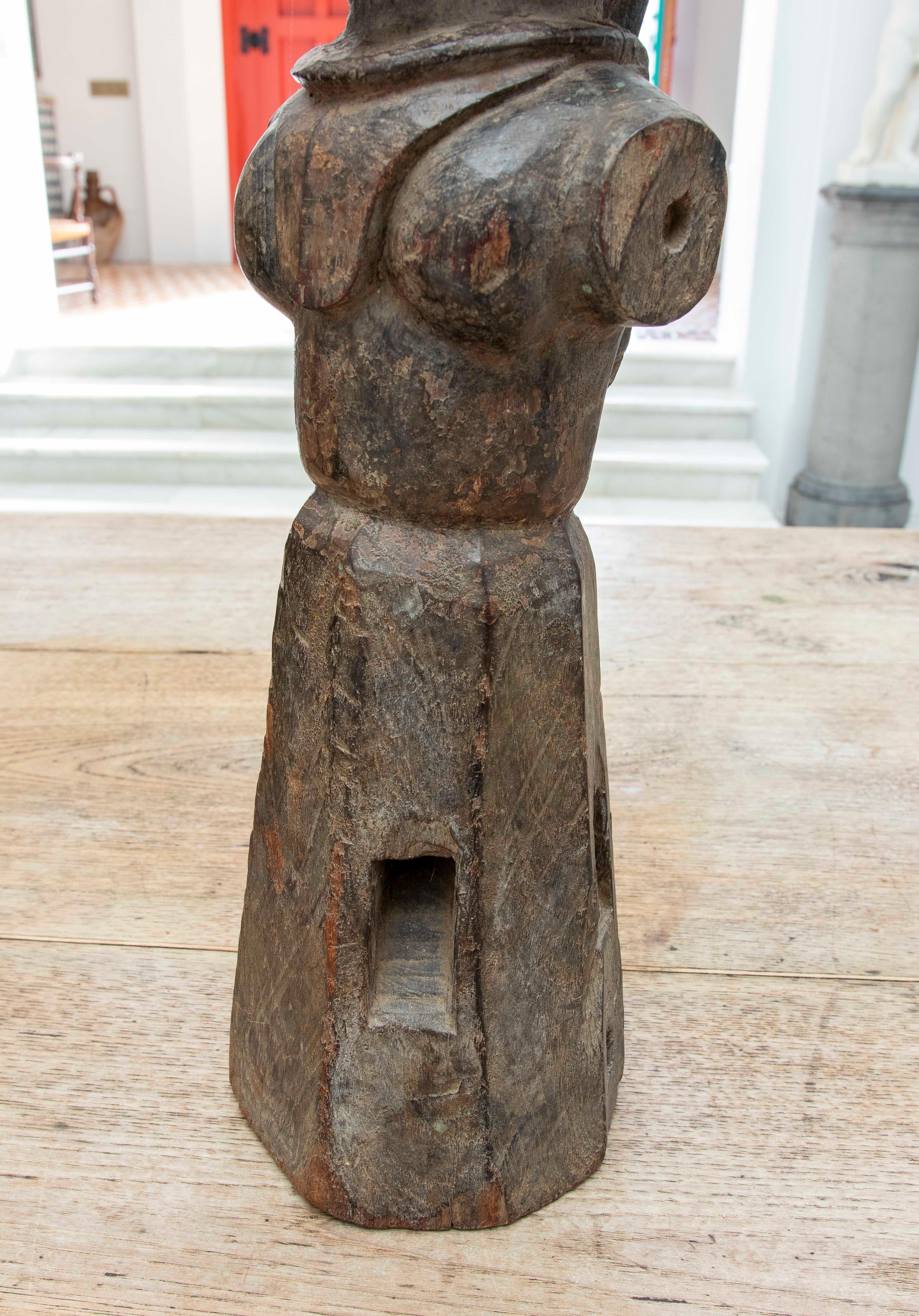 Años 80 Escultura tallada a mano en madera Mujer Indu en venta 5