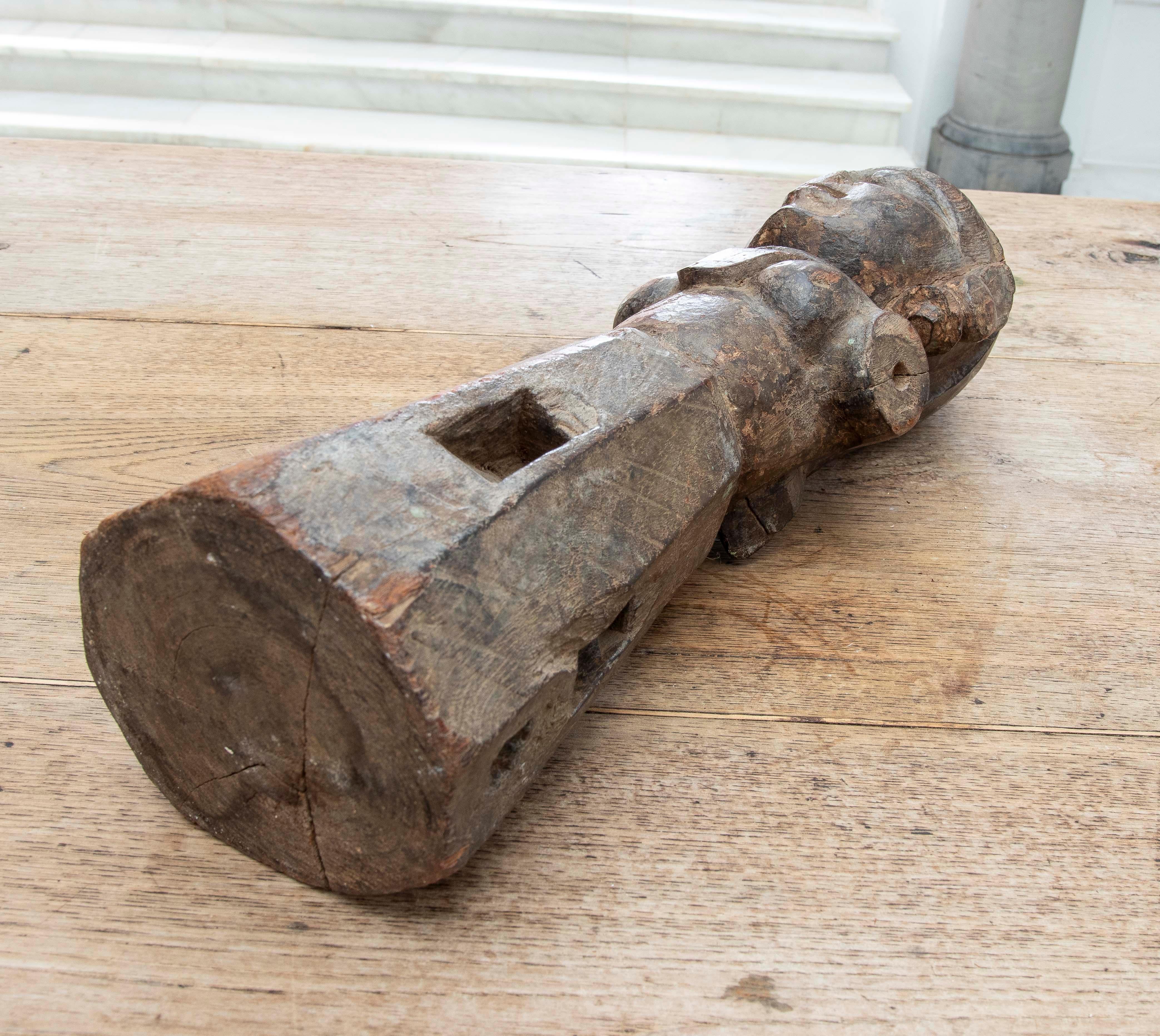 Años 80 Escultura tallada a mano en madera Mujer Indu en venta 10