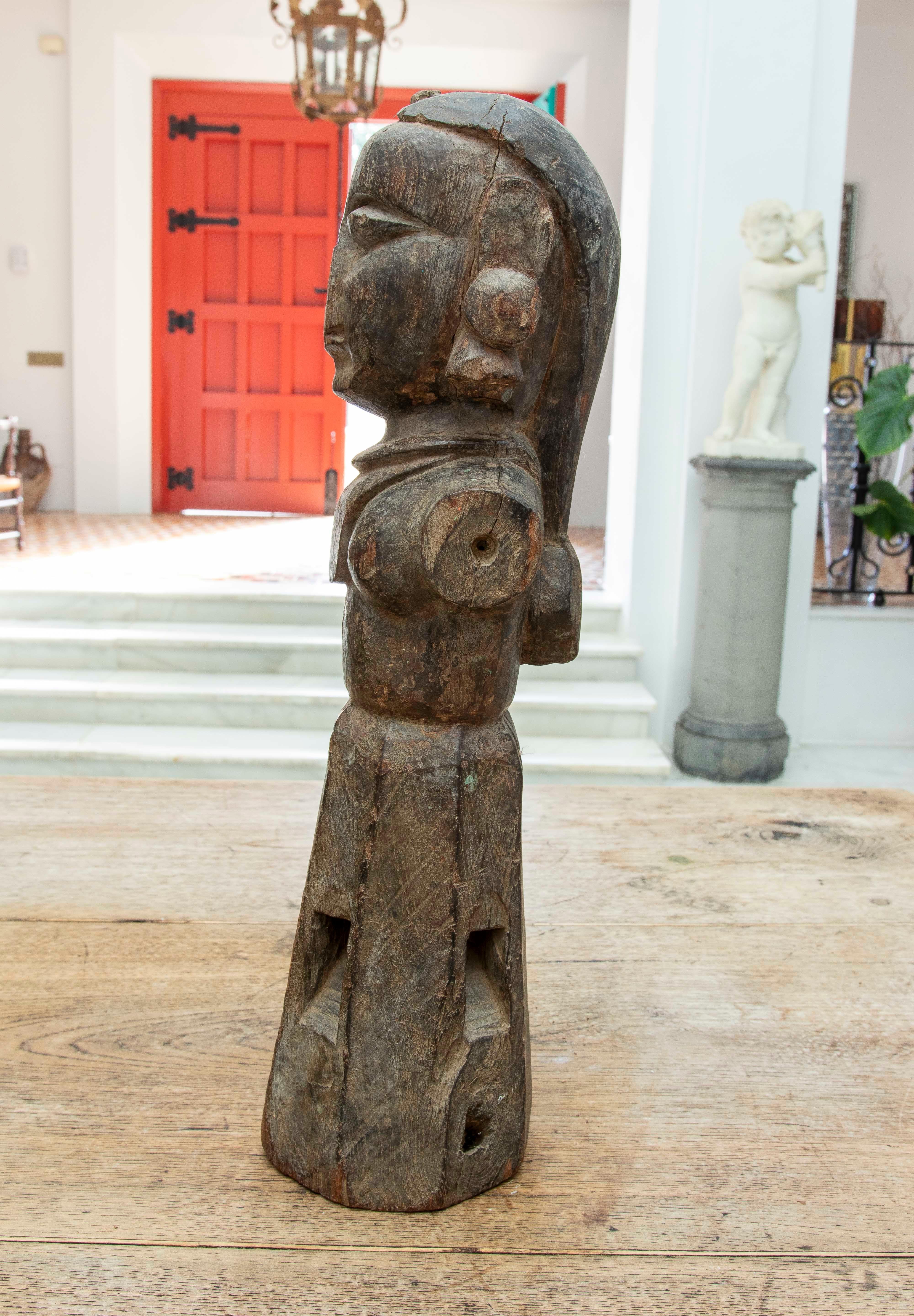 Años 80 Escultura tallada a mano en madera Mujer Indu Tallado a mano en venta