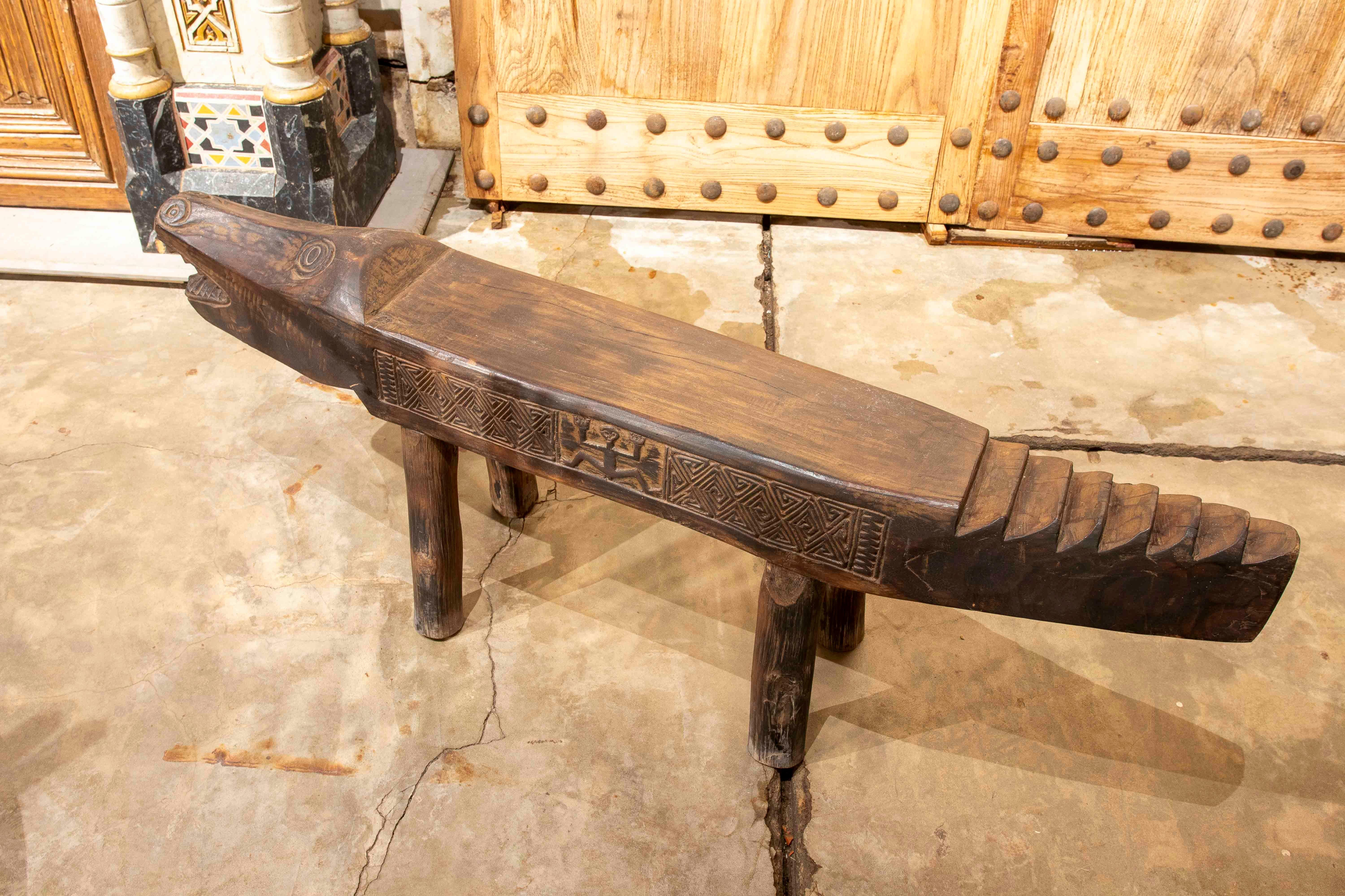1980s Hand Carved in Wood Wooden Bench in the Shape of a Crocodile with Reliefs 2