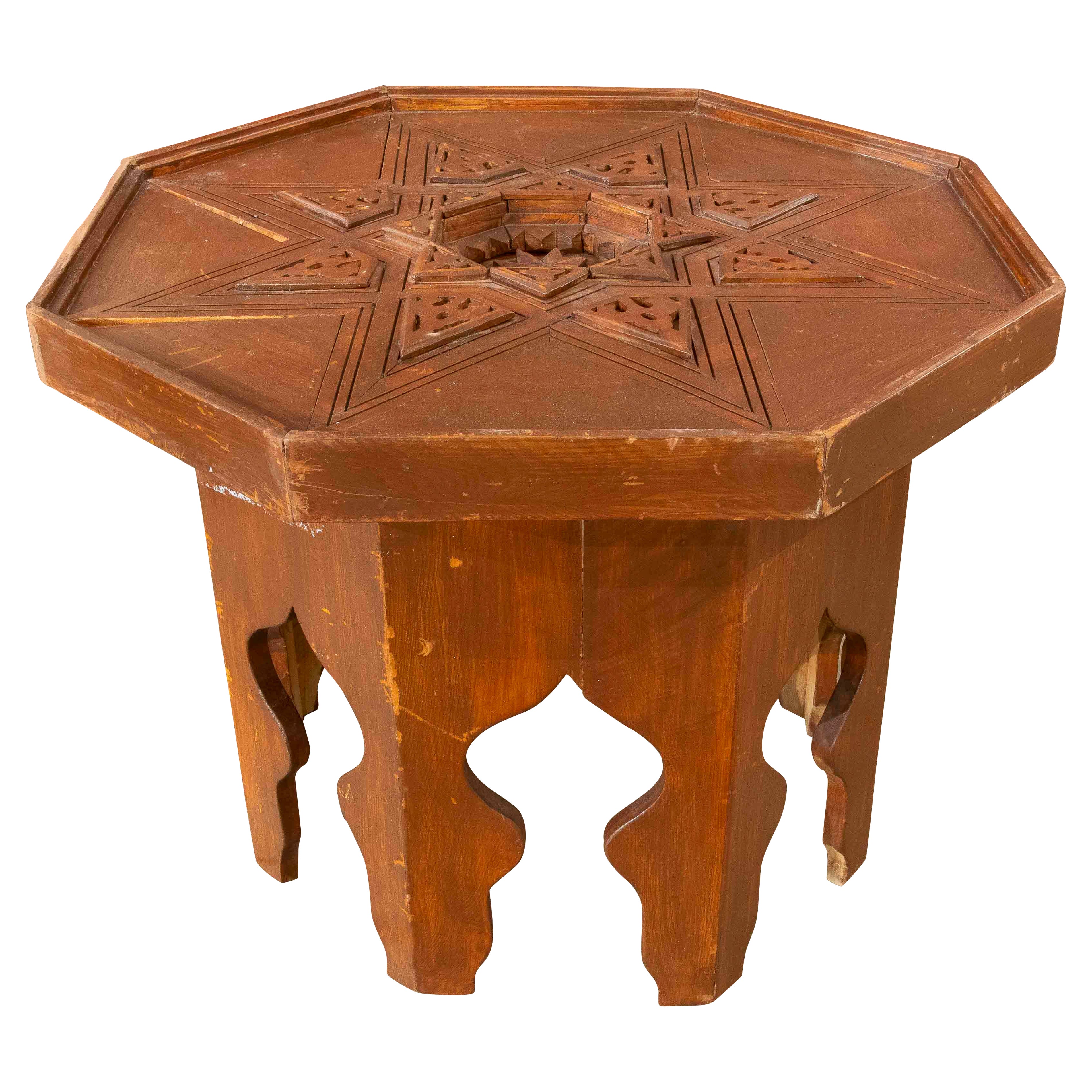 1980 Table octogonale ancienne en bois sculpté à la main dans un style oriental en vente