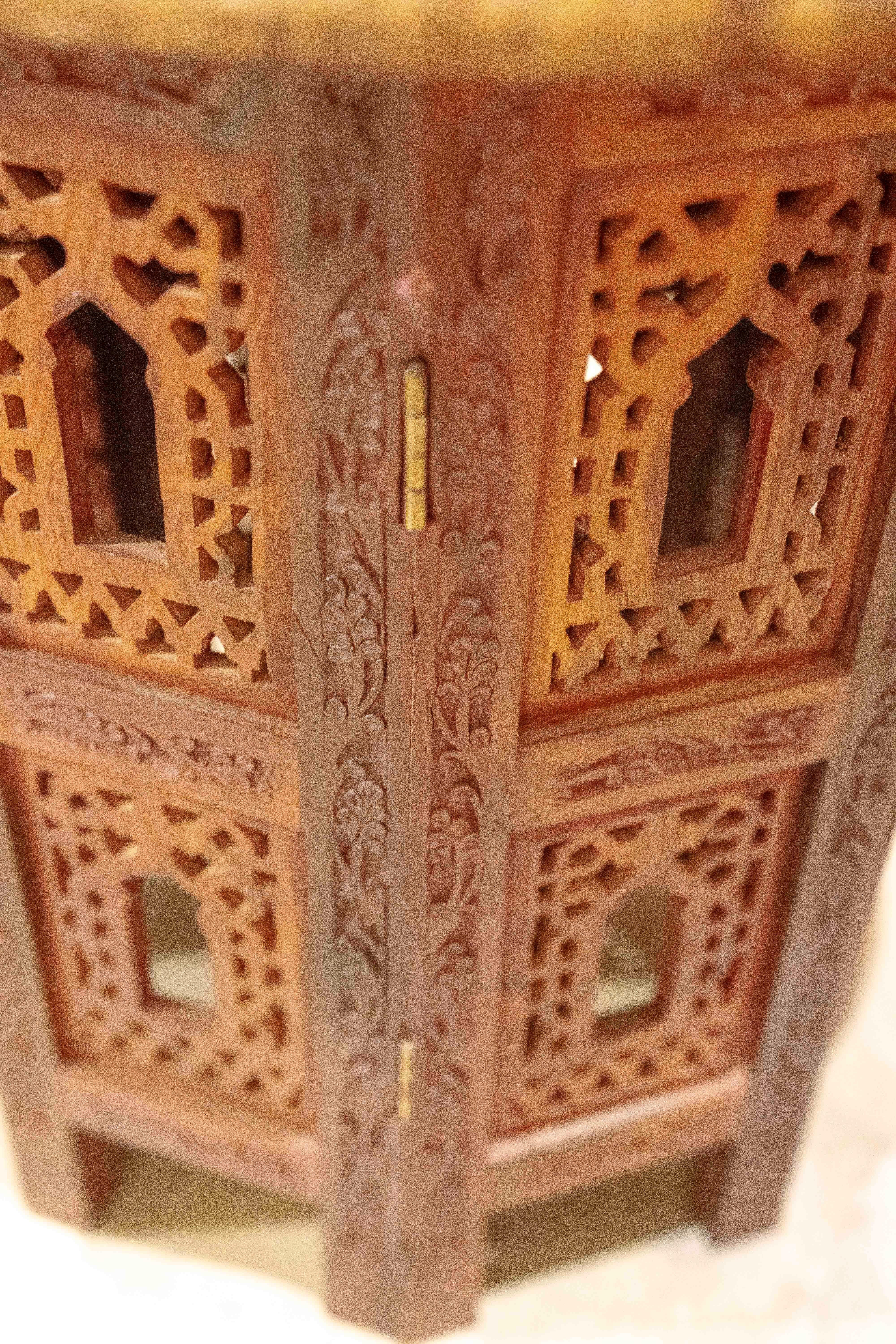 1980s Hand-Carved Wooden Side Table with Marquetry, Moorish/Indian Style For Sale 1