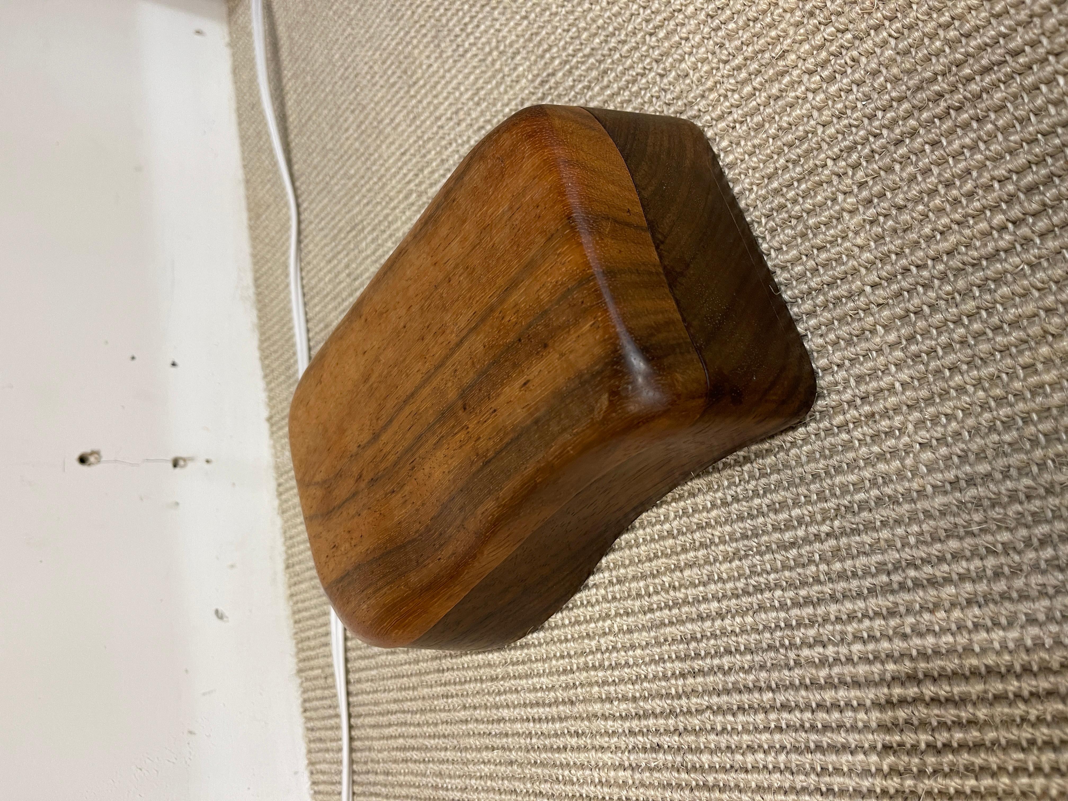 Scatola decorativa in legno di John Pollock, realizzata a mano nel 1980 In condizioni buone in vendita a New York, NY