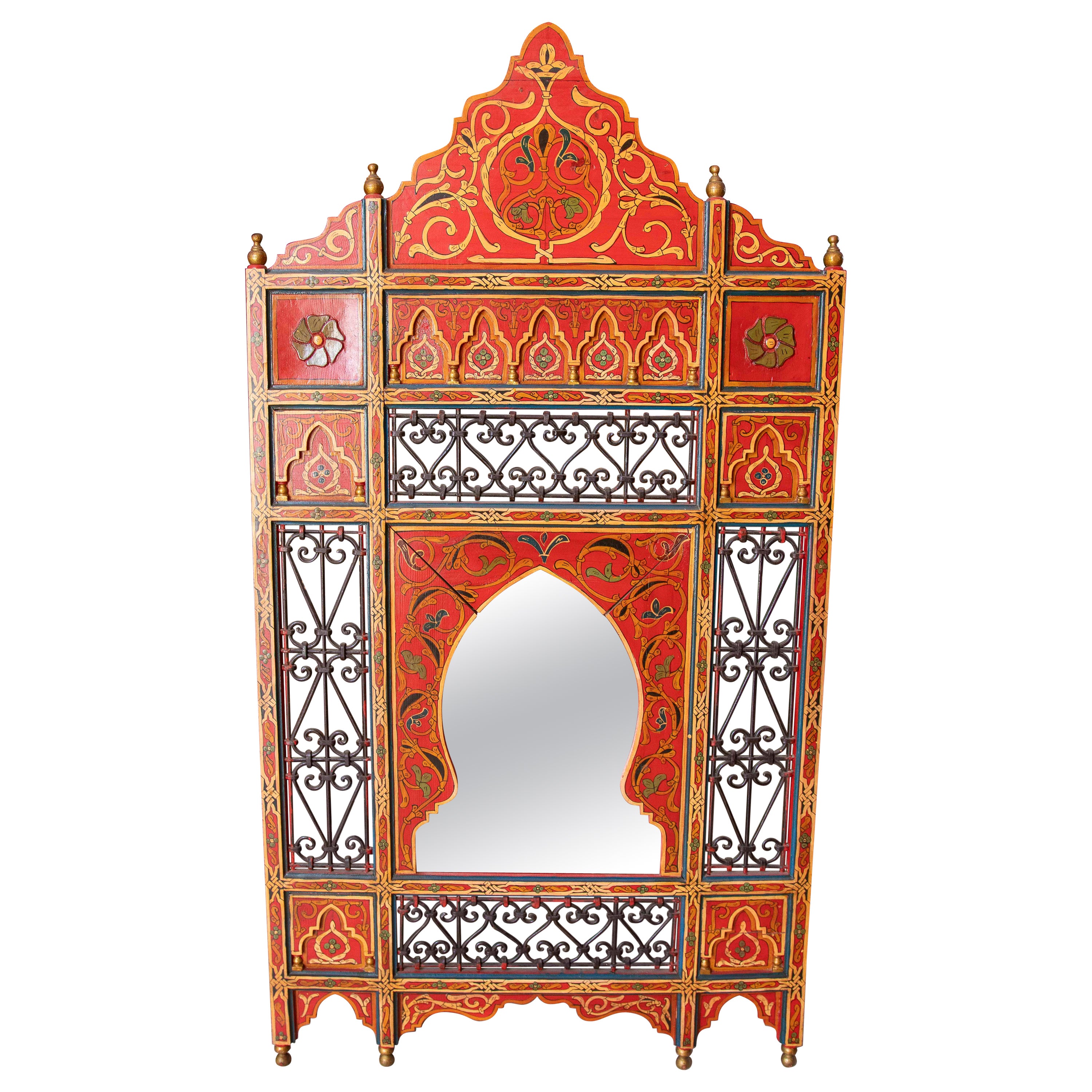 Miroir mural de style mauresque peint à la main des années 1980 avec décorations en fer