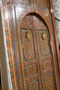 Porta in legno in stile moresco dipinta a mano negli anni '80 con ferramenta in ferro e bronzo