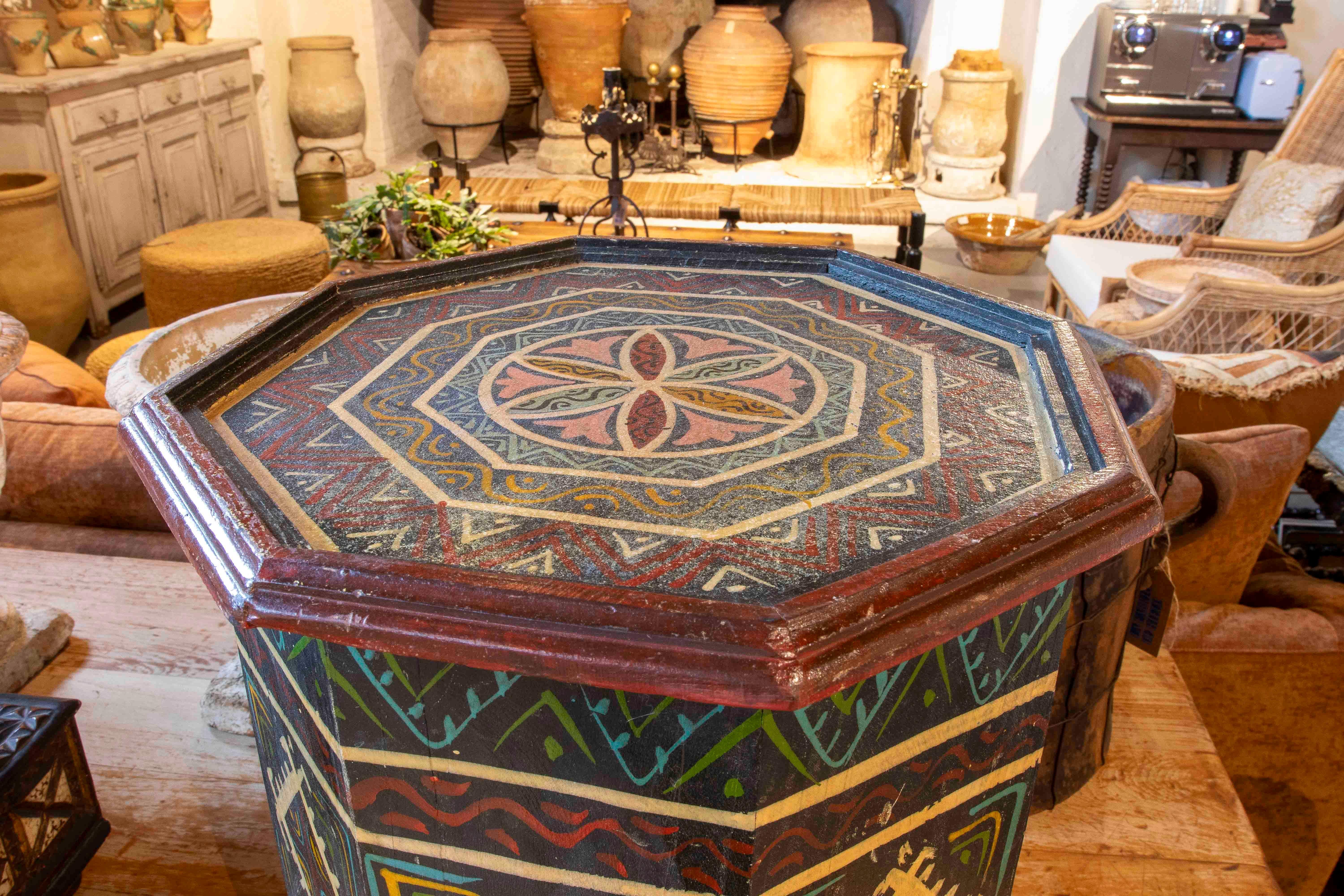 1980s Hand Painted Moroccan Octagonal Side Table In Good Condition For Sale In Marbella, ES