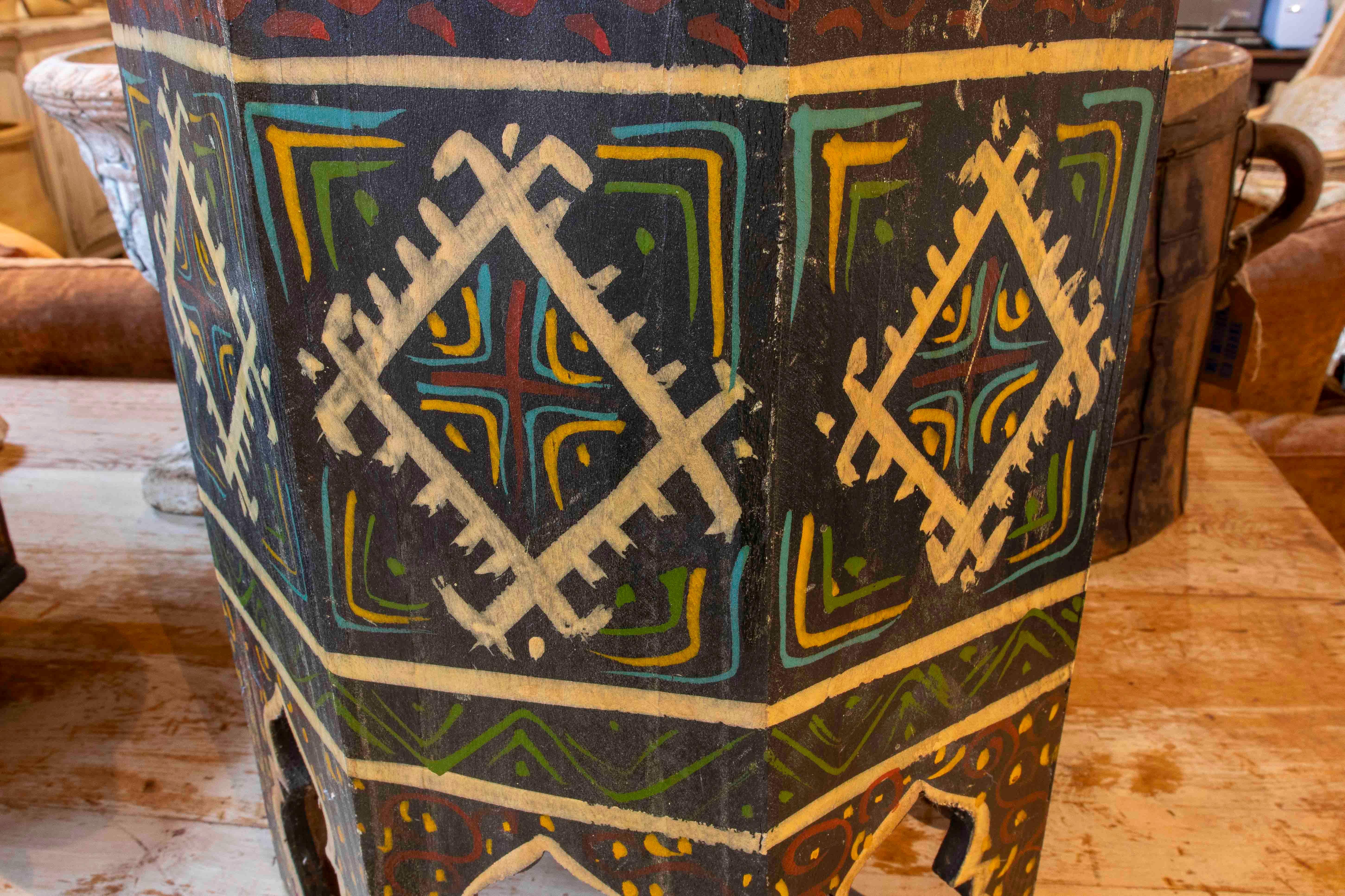 20th Century 1980s Hand Painted Moroccan Octagonal Side Table For Sale