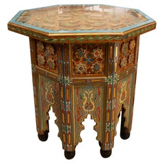 Table d
appoint octogonale marocaine des années 1980 peinte à la main avec des motifs géométriques