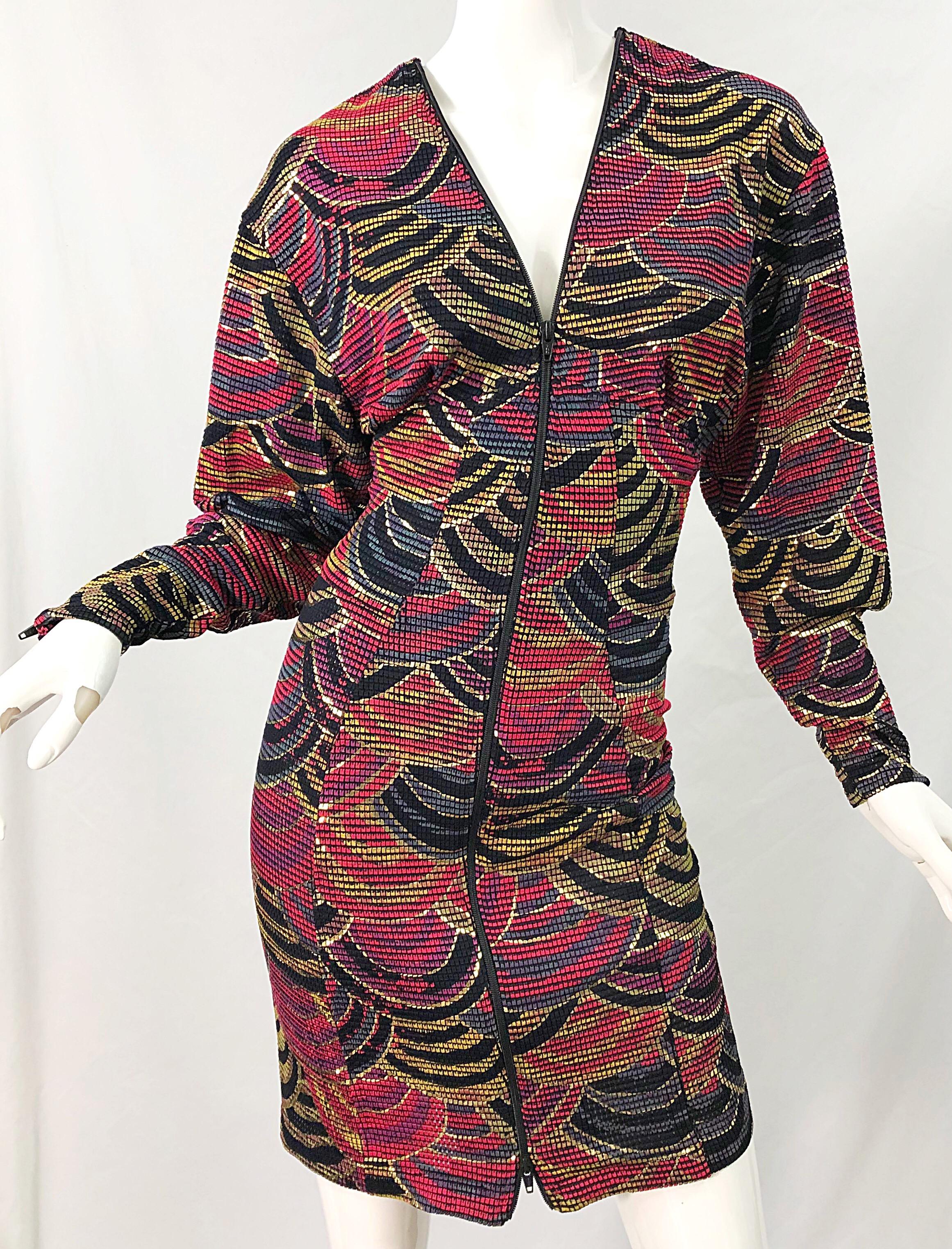 1980er Jahre Handbemaltes Avantgarde-Kleid in Rot + Gold + Grün, 1980er Jahre im Angebot 6