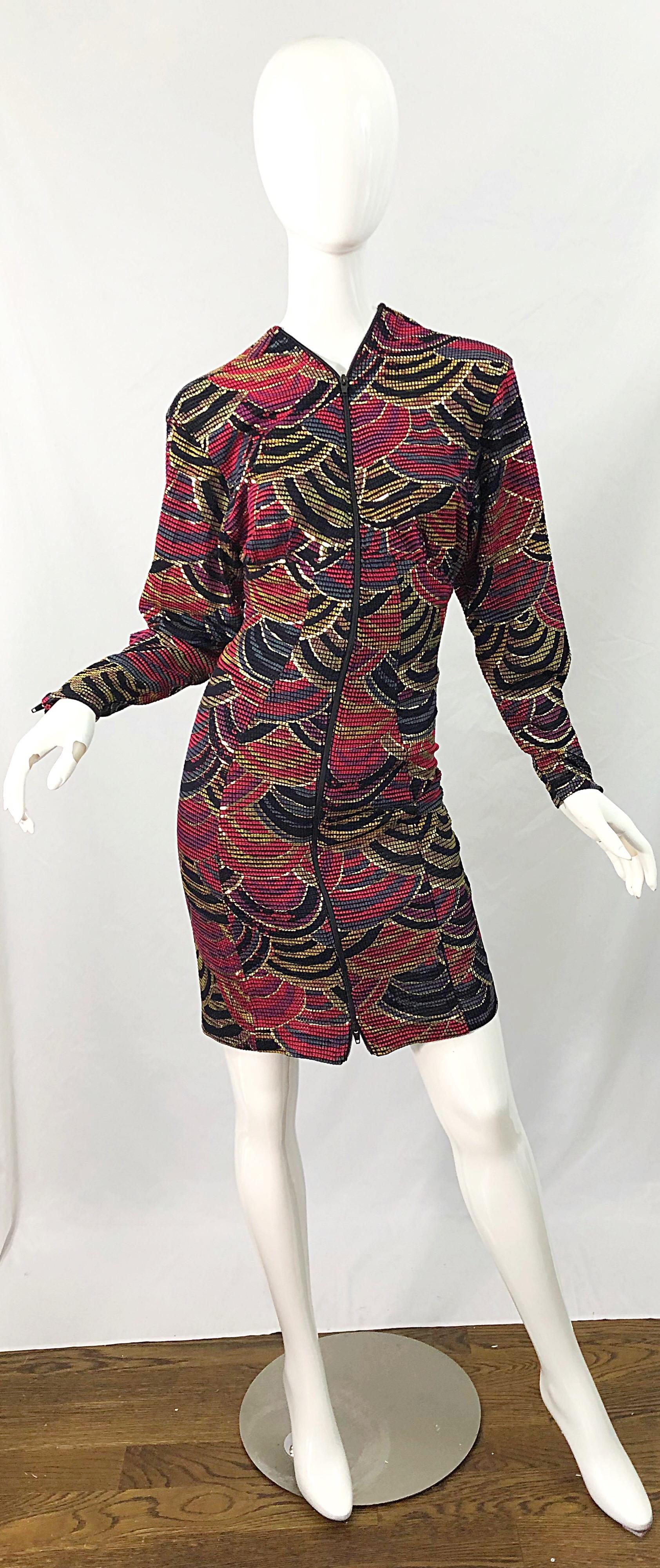 1980er Jahre Handbemaltes Avantgarde-Kleid in Rot + Gold + Grün, 1980er Jahre im Angebot 13