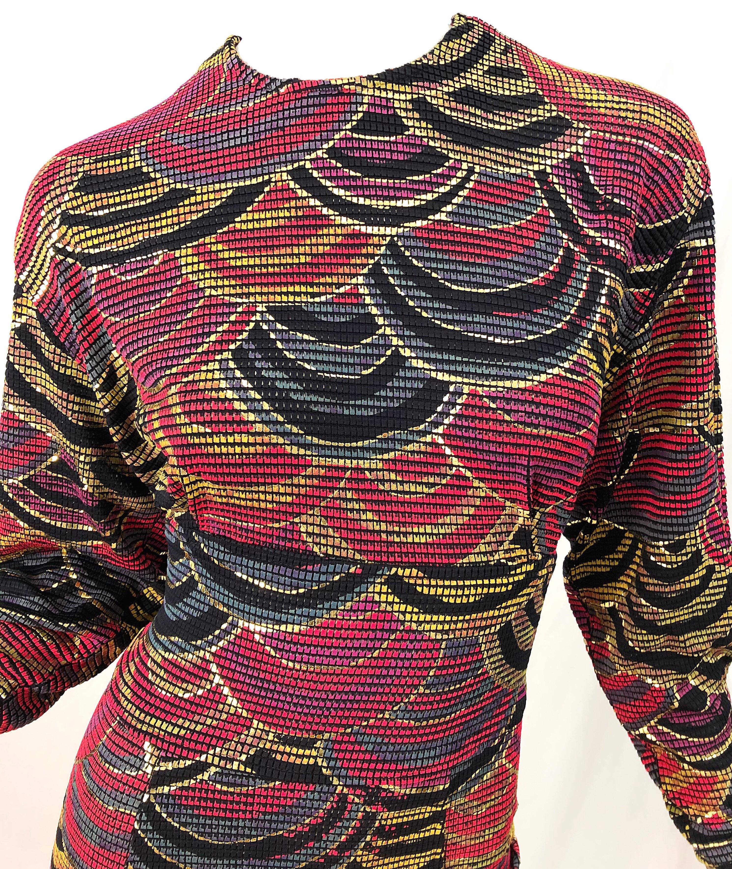 1980er Jahre Handbemaltes Avantgarde-Kleid in Rot + Gold + Grün, 1980er Jahre im Zustand „Hervorragend“ im Angebot in San Diego, CA