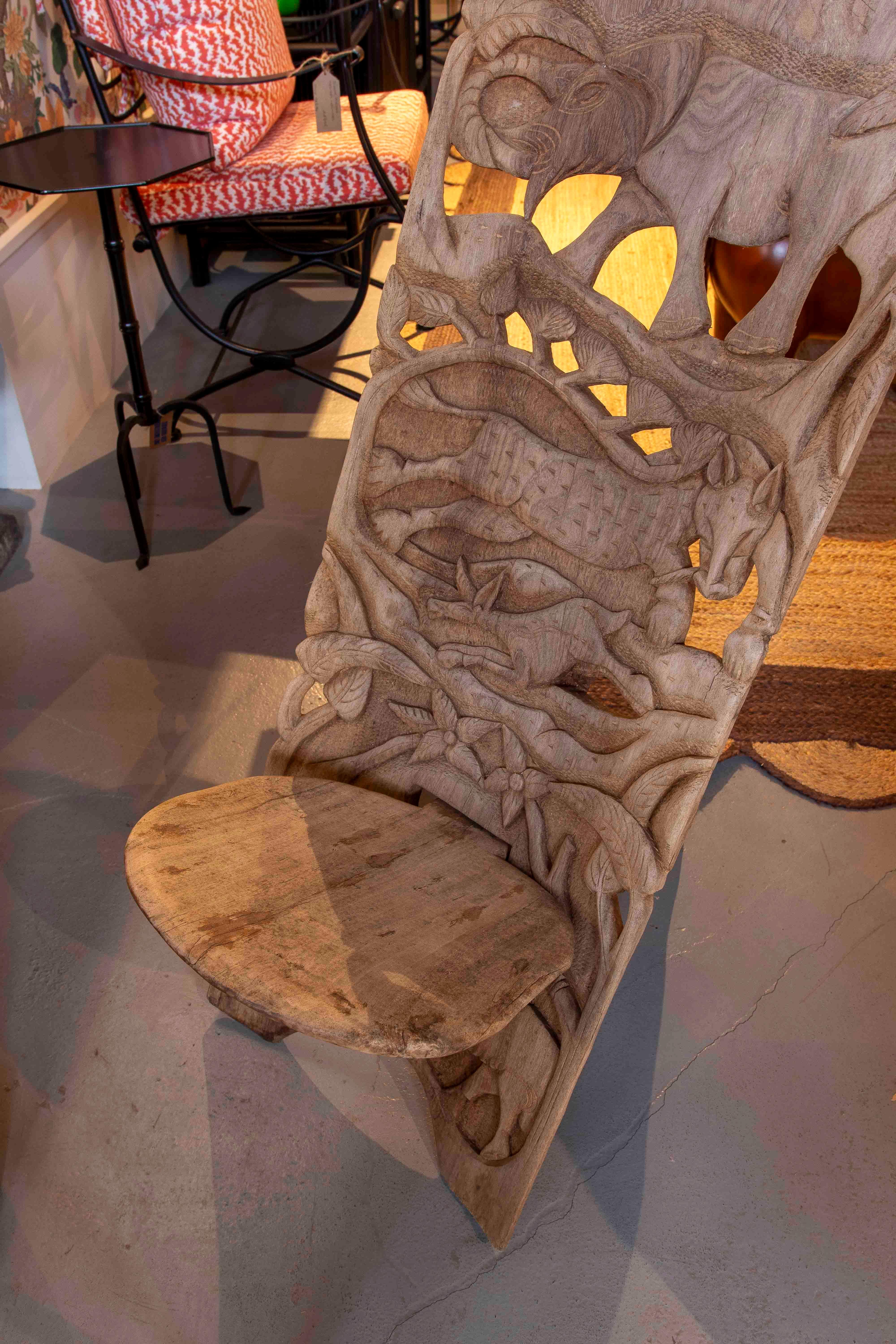 20th Century 1980s Handcrafted Chair Carved in Wood with Wildlife Motifs For Sale