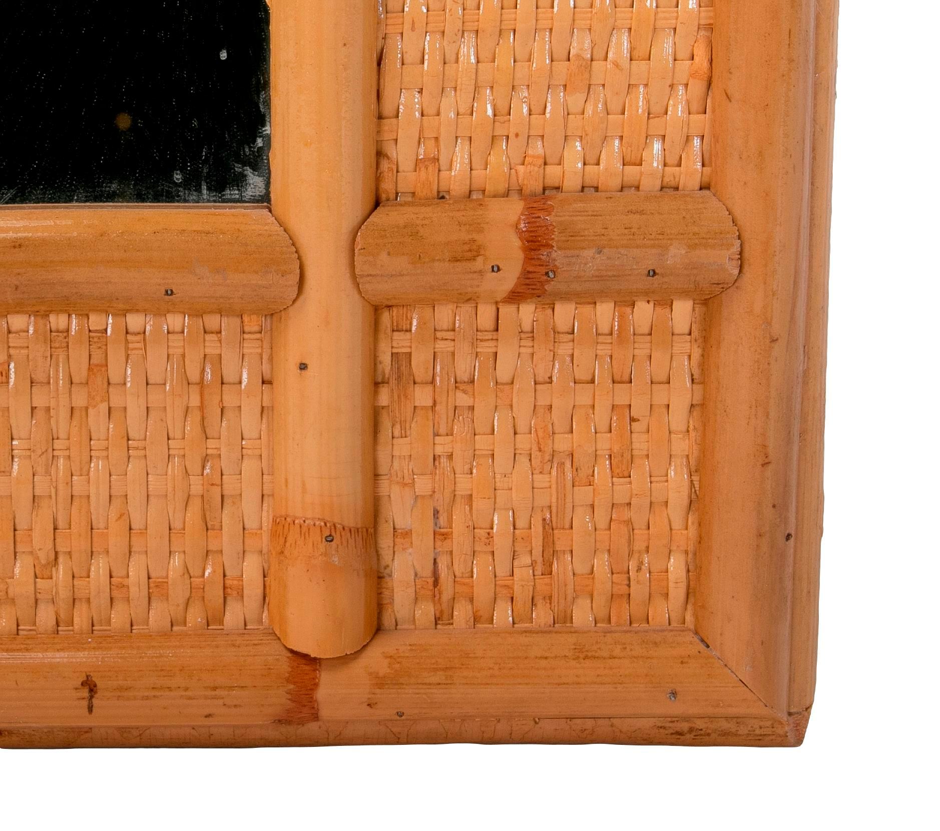 1980s Handmade Bamboo and Wicker Mirror. In Good Condition For Sale In Marbella, ES