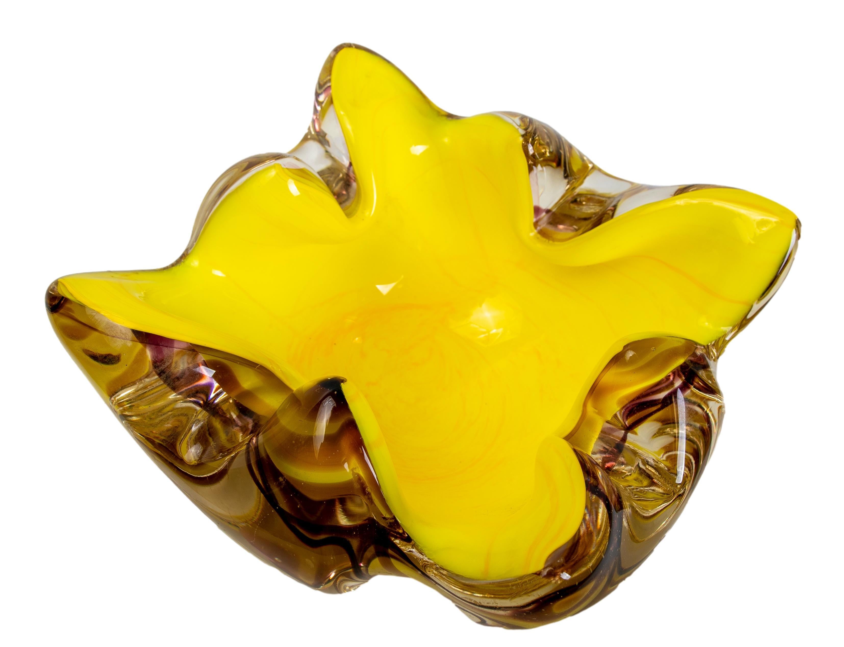 1980's Handmade Murano Glass Tray in Shades of Yellow For Sale 10