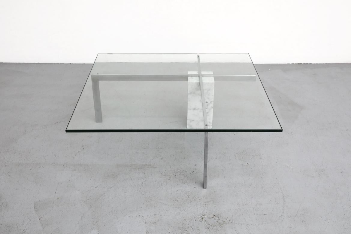 Mesa baja de mármol de Carrara y cristal 'KW-1' de Hank Kwint para Metaform, años 80 Moderno de mediados de siglo en venta