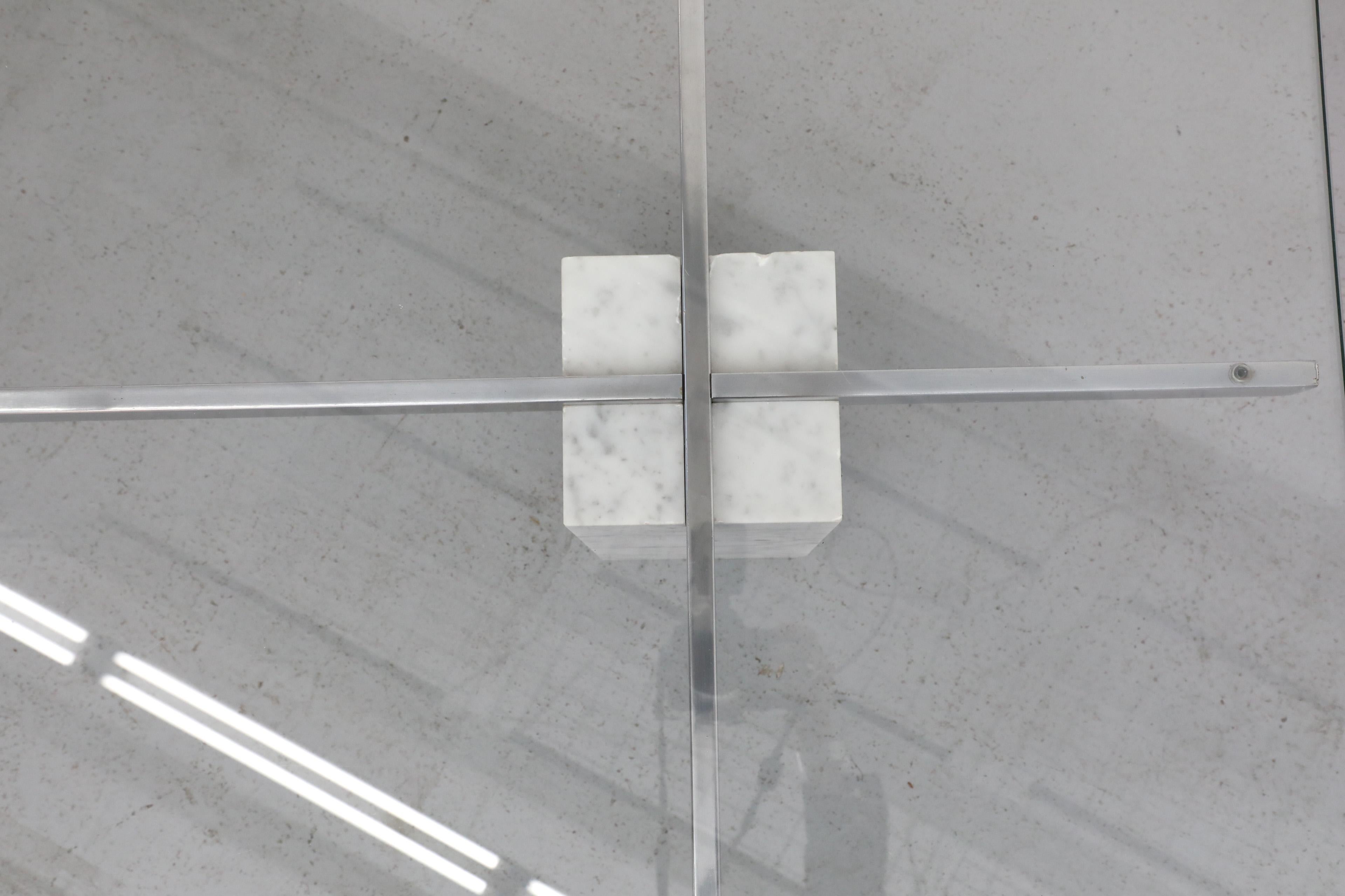 Mesa baja de mármol de Carrara y cristal 'KW-1' de Hank Kwint para Metaform, años 80 en venta 1