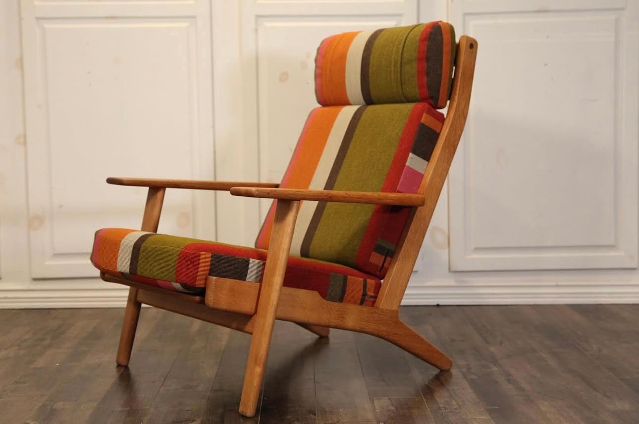 Late 20th Century 1980s Hans J. Wegner GE 290 Armchair in Oak for Getama, Denmark