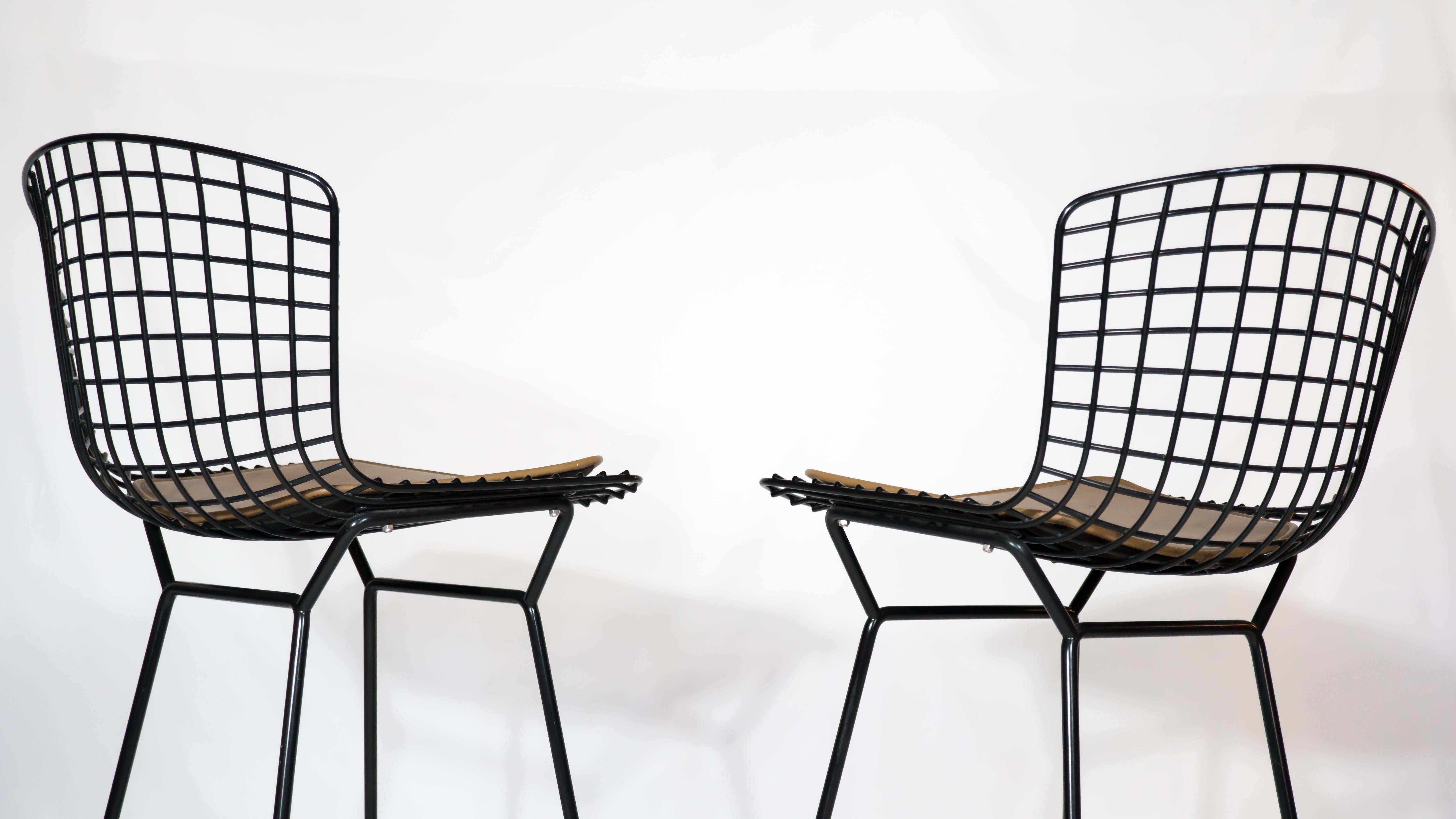 Metal 1980s Harry Bertoia for Knoll International Bar Stools With Original Cushion  For Sale