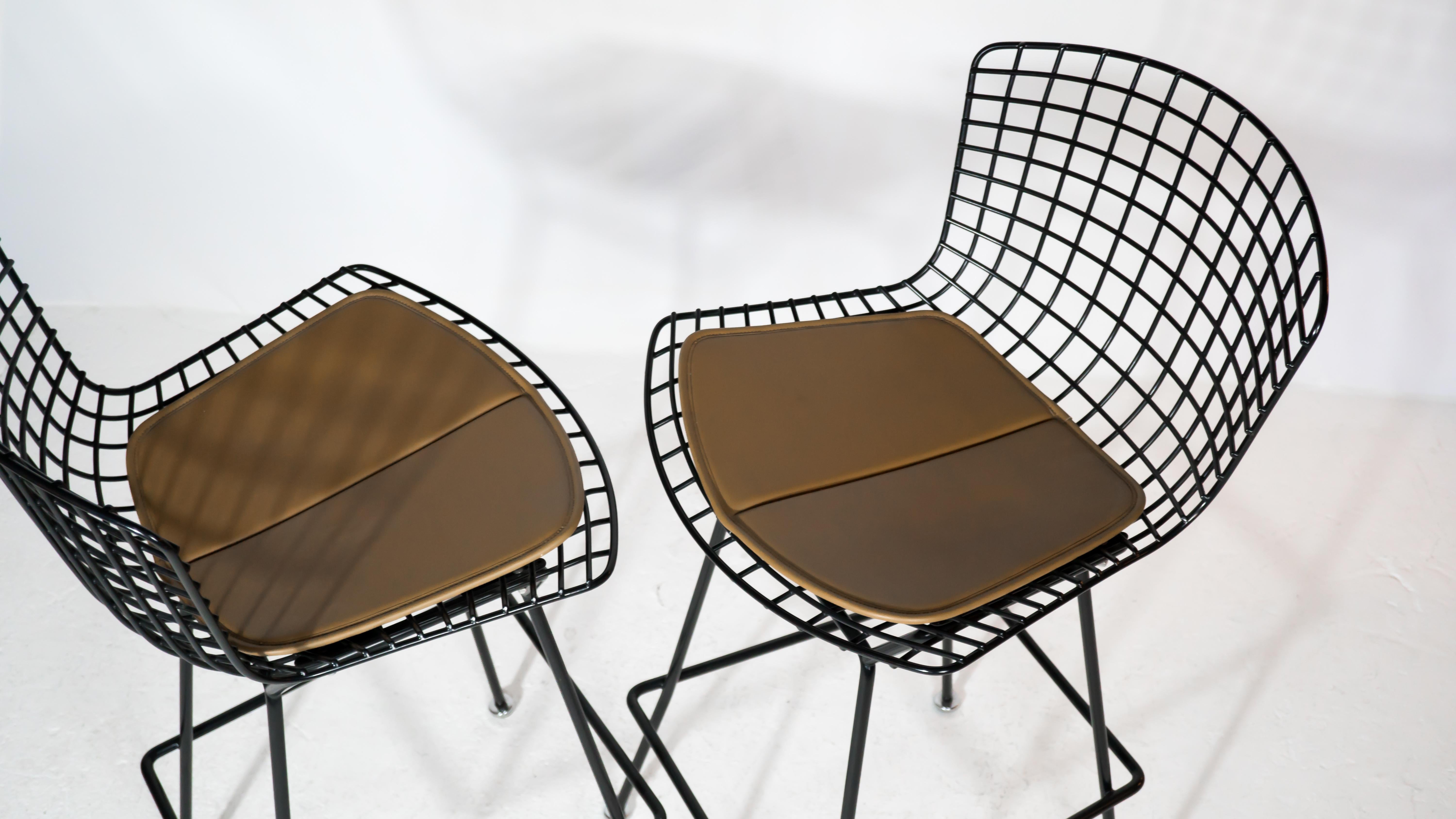 1980s Harry Bertoia for Knoll International Bar Stools With Original Cushion  For Sale 2