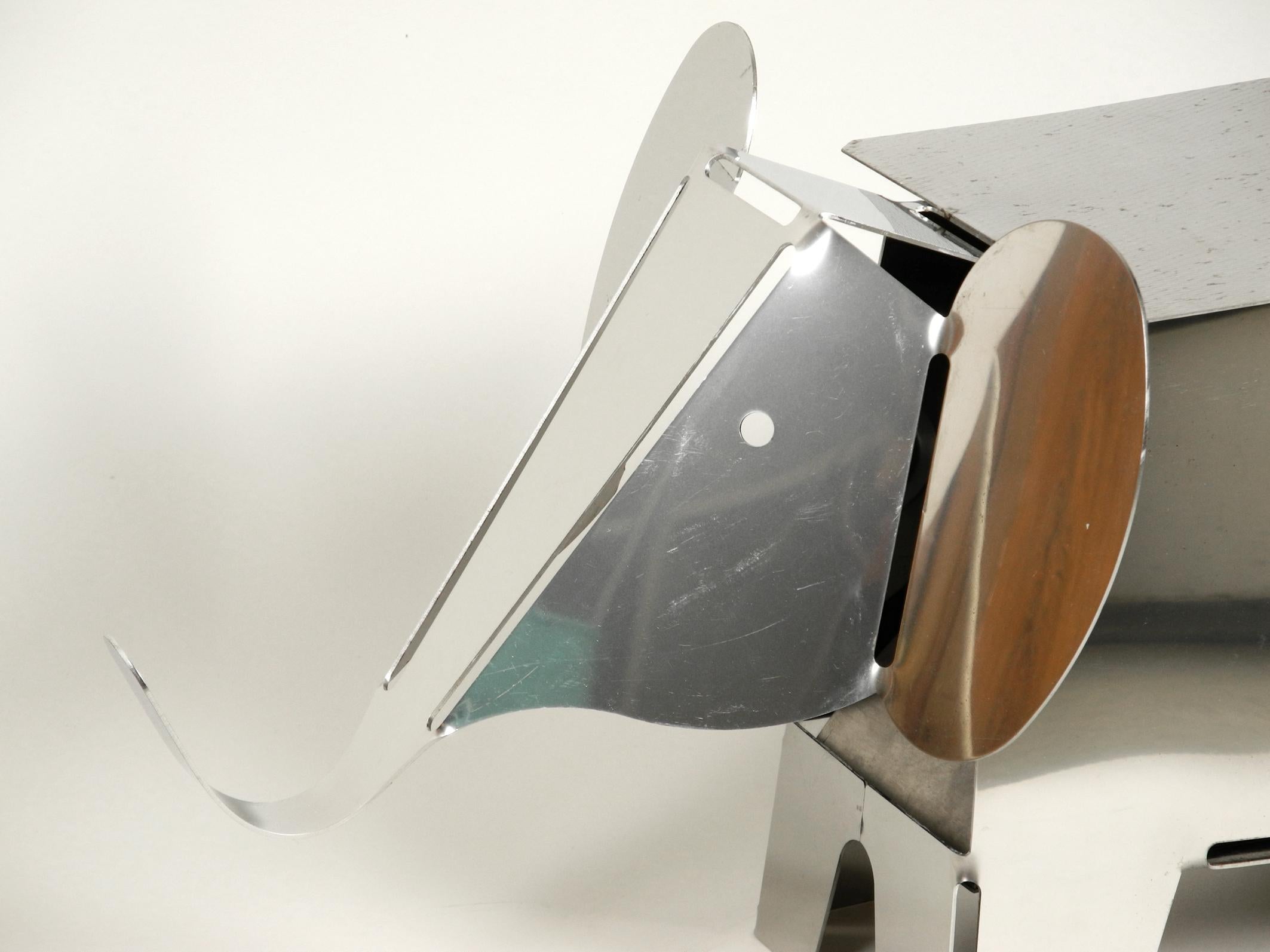 lampadaire éléphant en métal lourd chromé des années 1980 comme table d'appoint Design postmoderne en vente 7