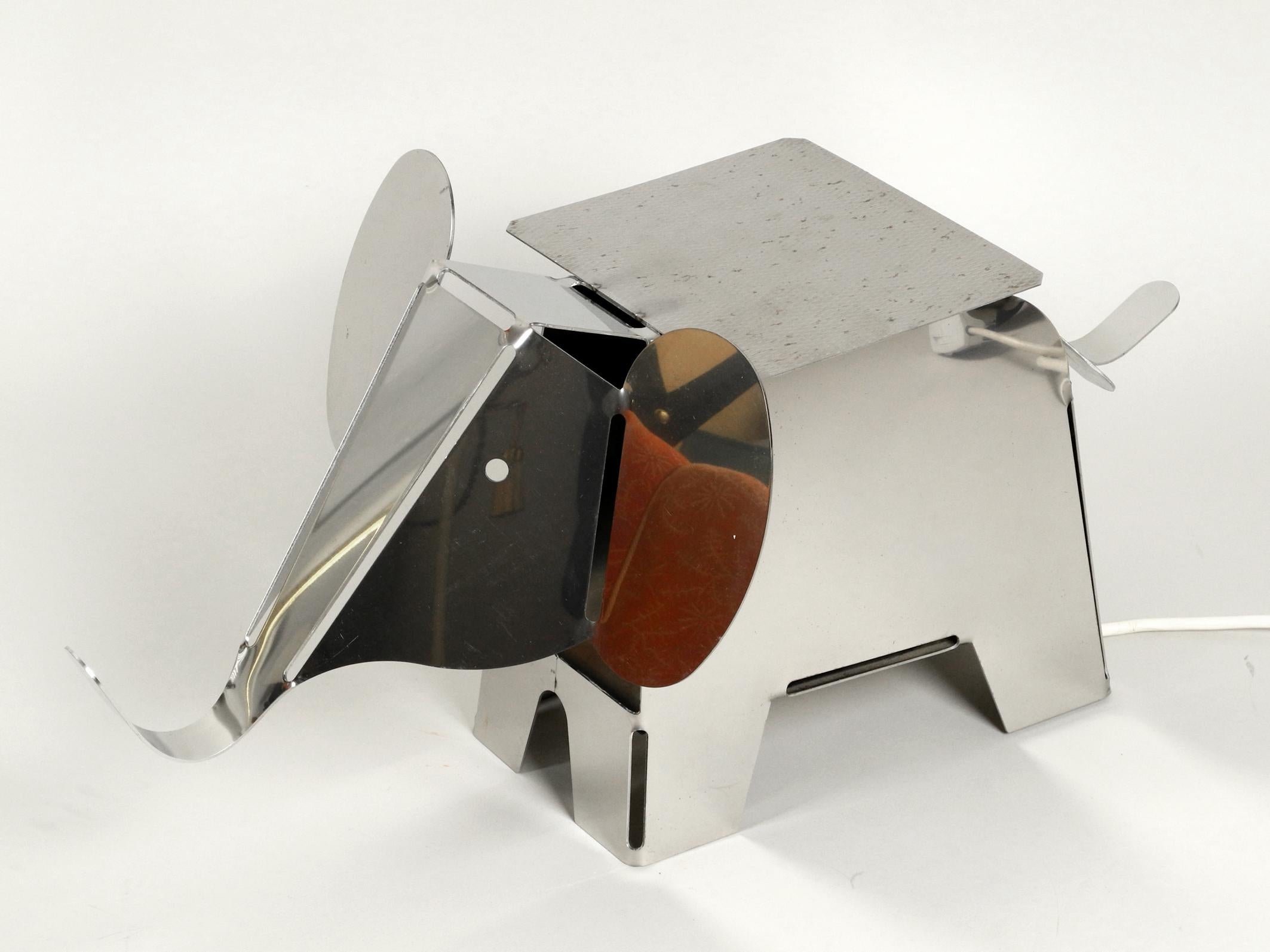 Schwere Metall-Chrom-Elefanten-Stehlampe als Beistelltisch, Postmodernes Design, 1980er Jahre im Angebot 10