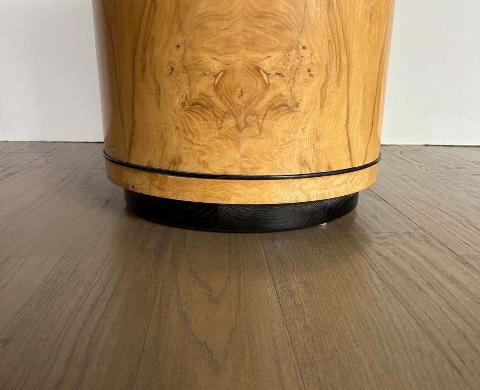 Comodino/tavolino a tamburo in legno di Wood Henredon del 1980 in vendita 3